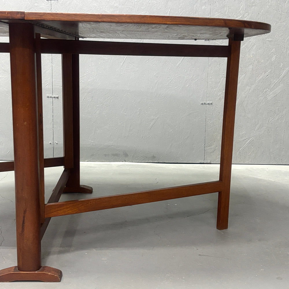 
                      
                        VINTAGE TEAK DROP LEAF GATELEG TABLE ヴィンテージ チークドロップリーフ ゲートレッグテーブル (401)
                      
                    