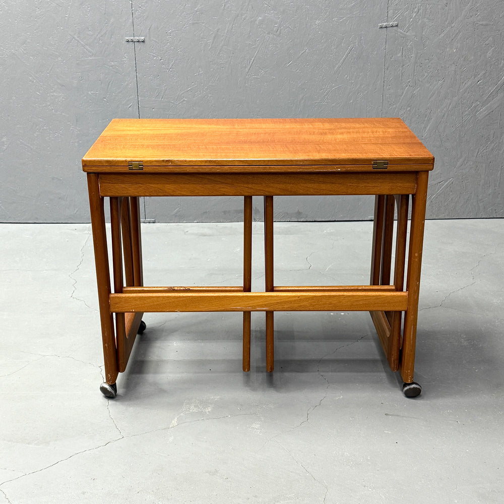 
                      
                        A.H.McINTOSH(マッキントッシュ) / Nest table ネストテーブル (402)
                      
                    