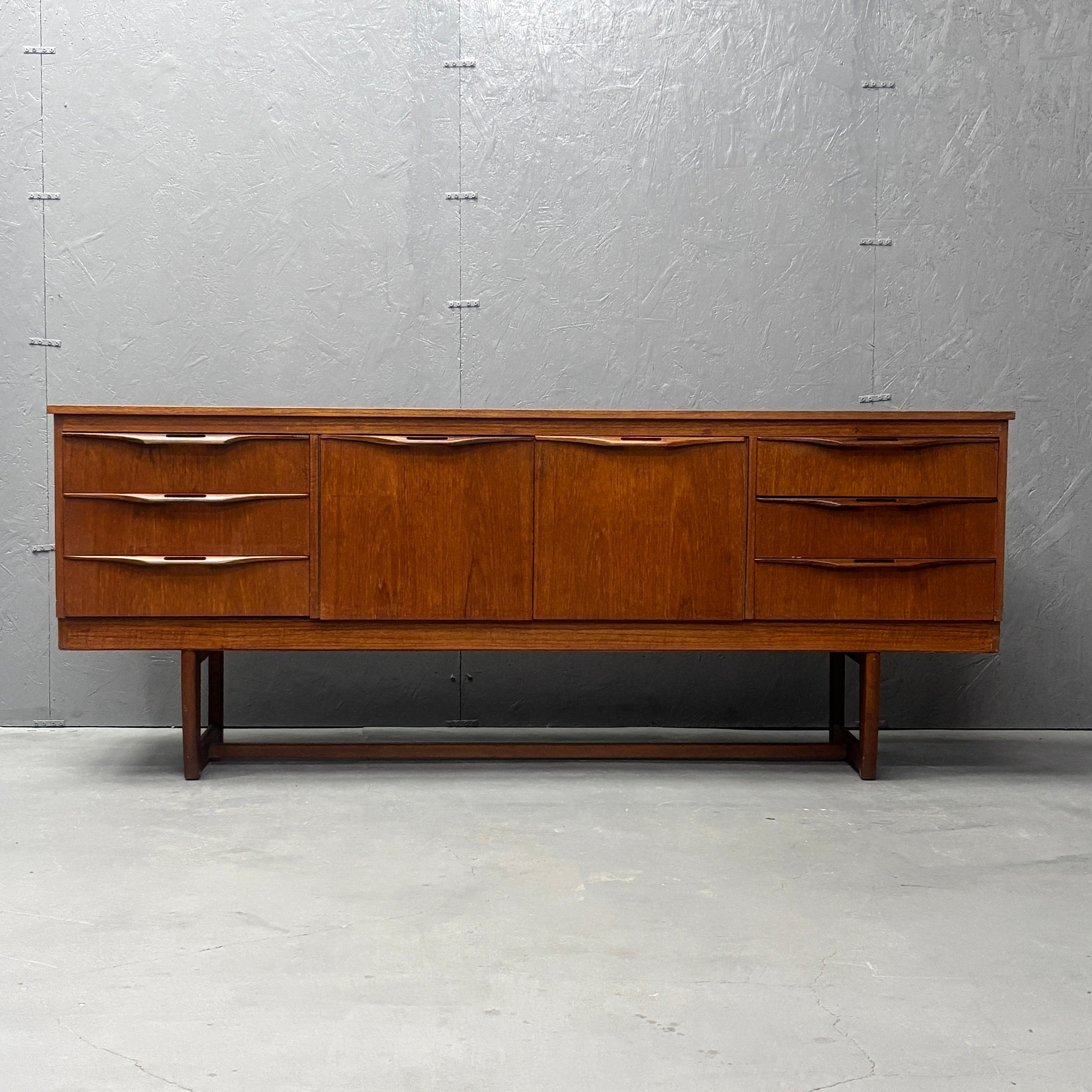 ストーンヒル　サイドボード　Stonehill Stonehill(ストーンヒル) / Vintage Sideboard (401) – NONOR FURNITURE