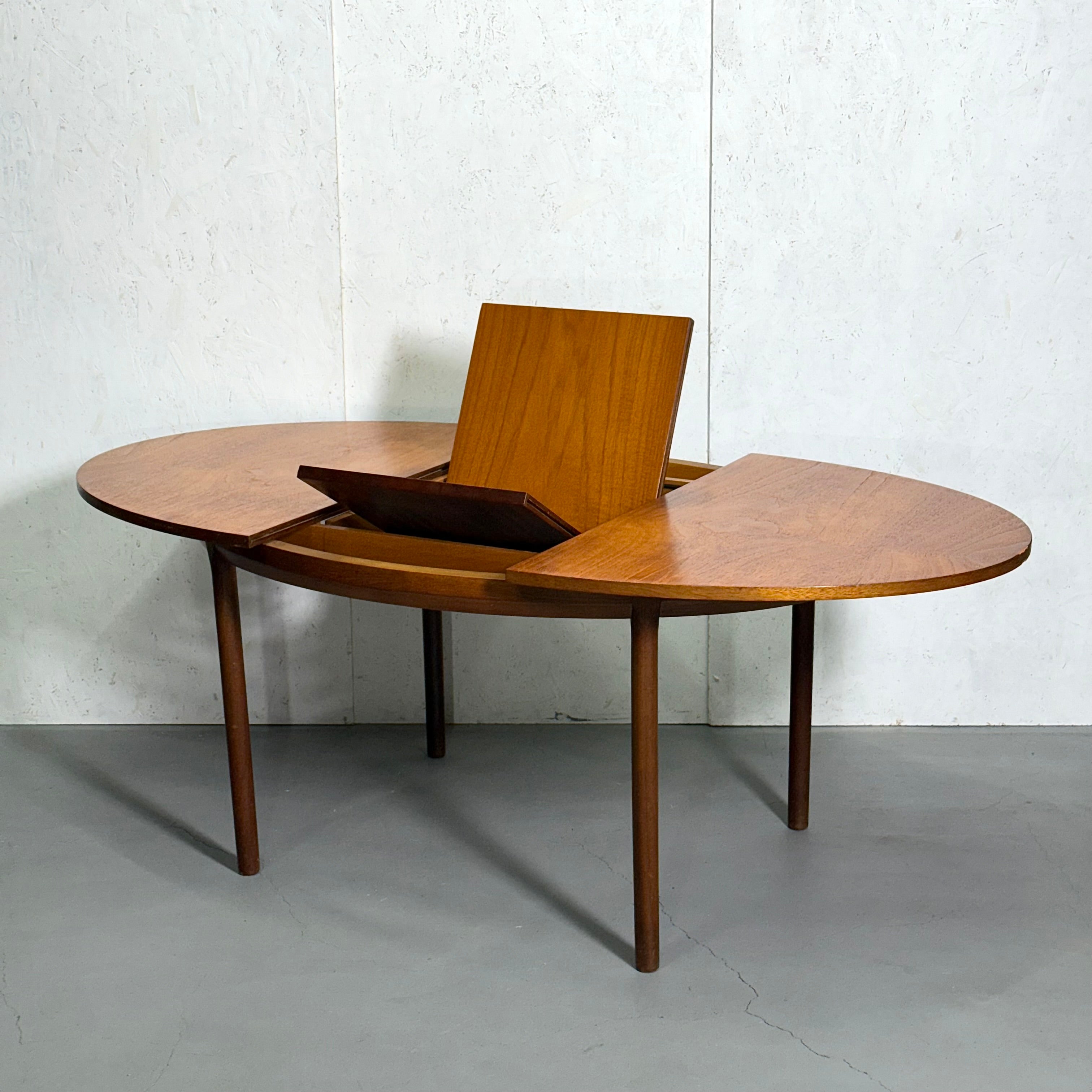 WHITE & NEWTON(ホワイトアンドニュートン) / オーバルダイニング