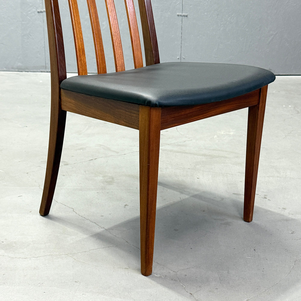 
                      
                        G-PLAN(ジープラン) / DINING CHAIR スラットバックチェア (404)
                      
                    