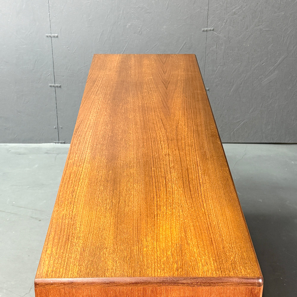 
                      
                        G-PLAN(ジープラン) / Fresco Sideboard フレスコ サイドボード (504)
                      
                    