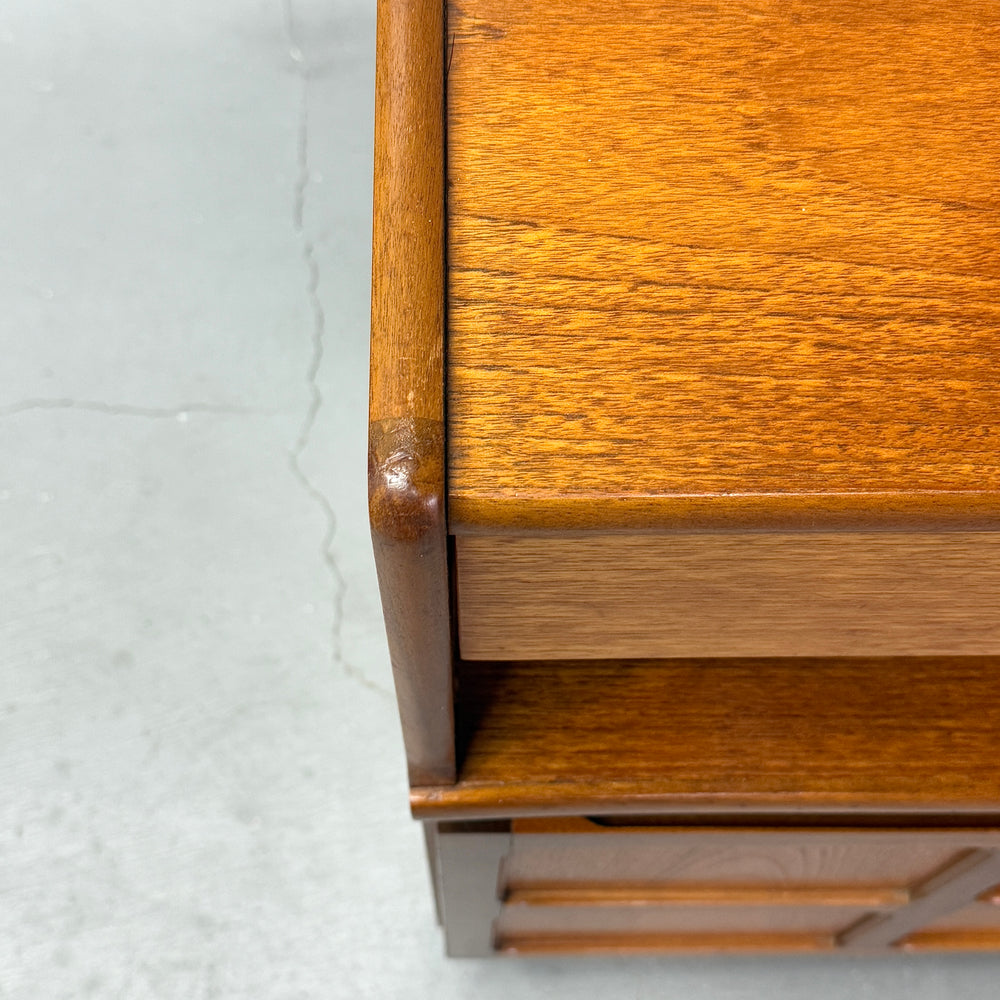 
                      
                        Nathan(ネイサン) / VINTAGE Small Cabinet
                      
                    