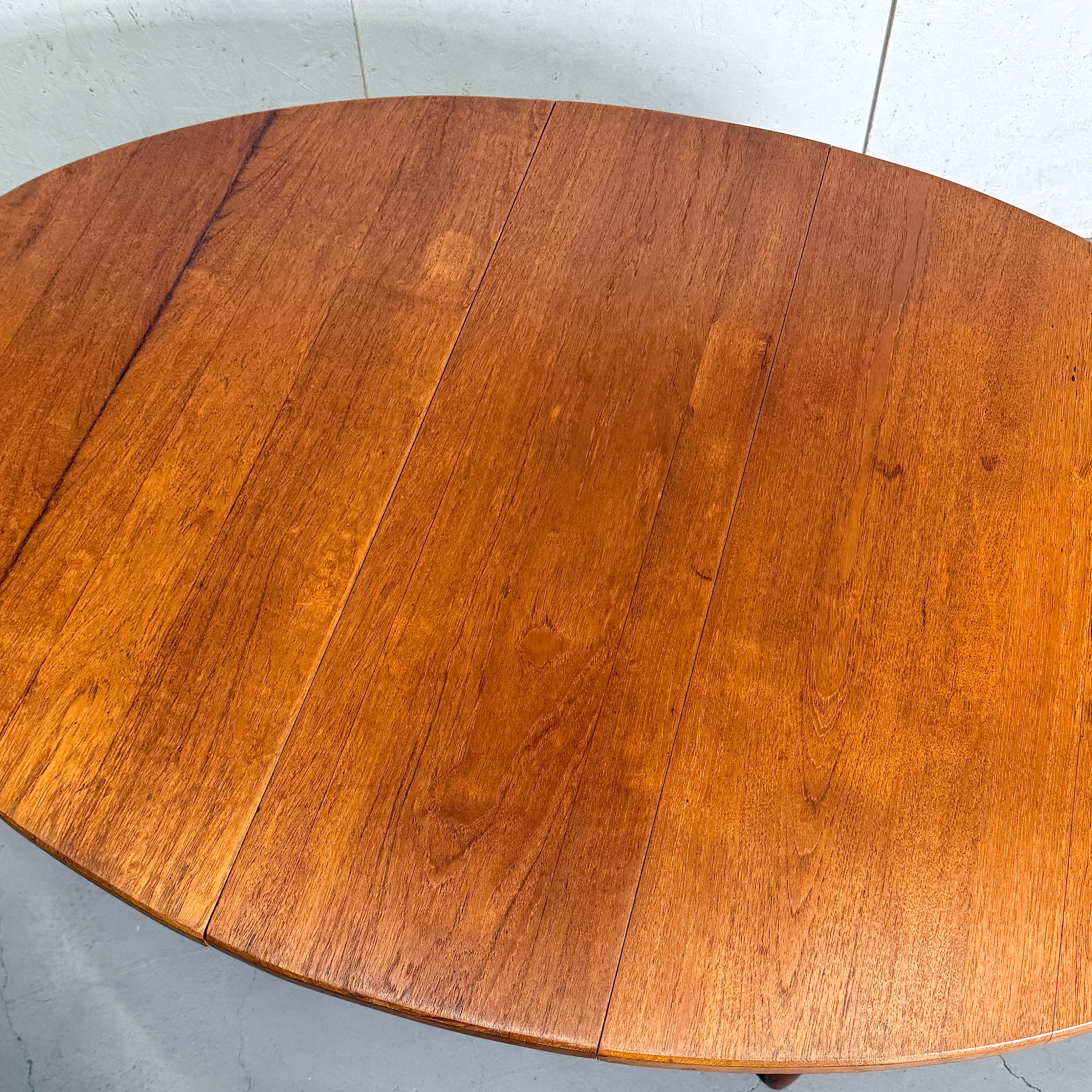Remployヴィンテージ チーク オーバルダイニングテーブル(303) Remploy VINTAGE TEAK OVAL TABLE チークオーバルテーブル (303