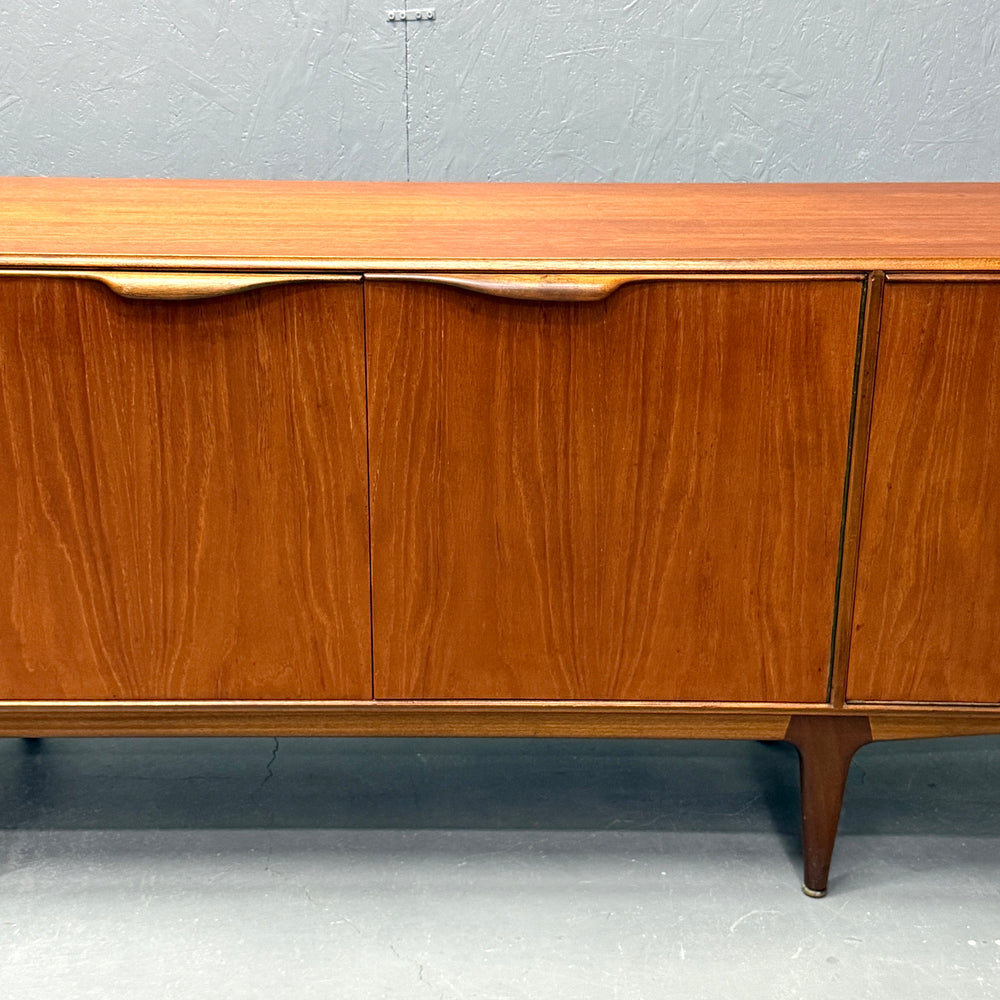 
                      
                        A.H.McINTOSH(マッキントッシュ) /  DUNVEGAN Sideboard (402)
                      
                    