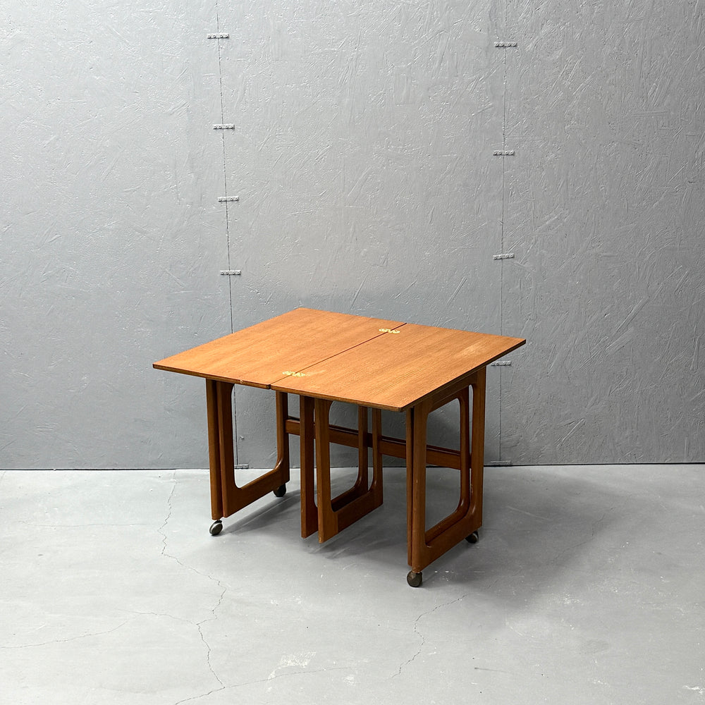 
                      
                        A.H.McINTOSH(マッキントッシュ) / Nest table ネストテーブル (402)
                      
                    