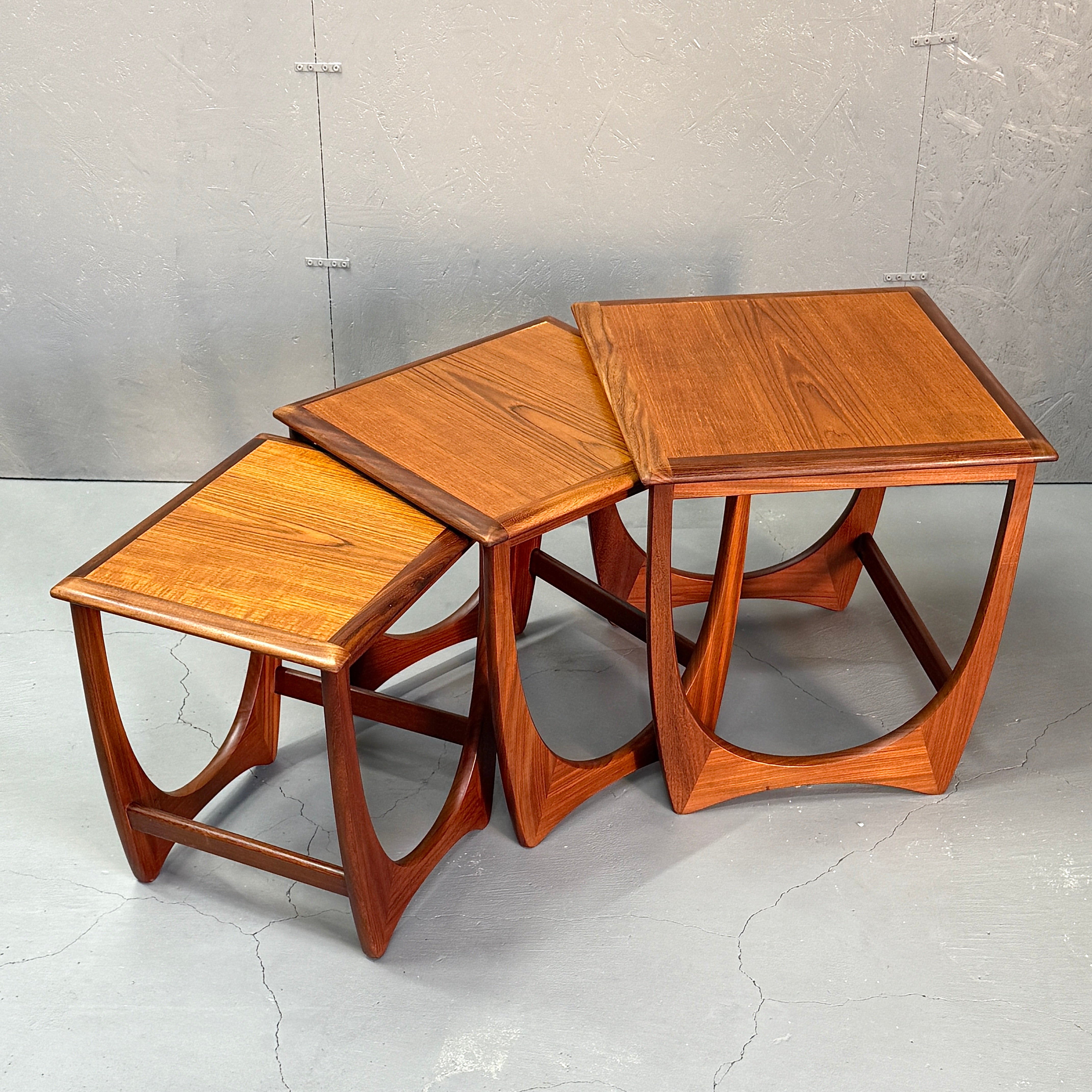 G-PLAN(ジープラン) / アストロ ネストテーブル (401)