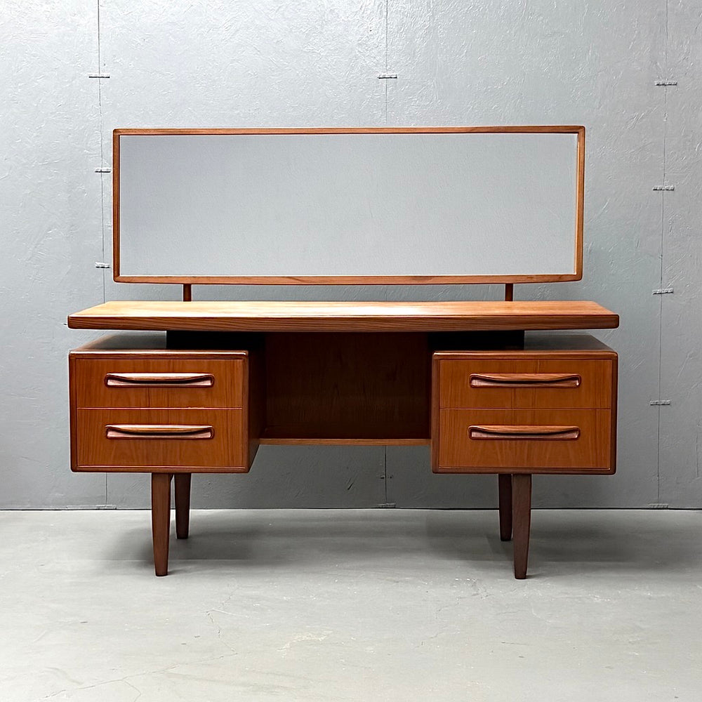 
                      
                        G-PLAN(ジープラン) / DRESSER ドレッサー (501)
                      
                    