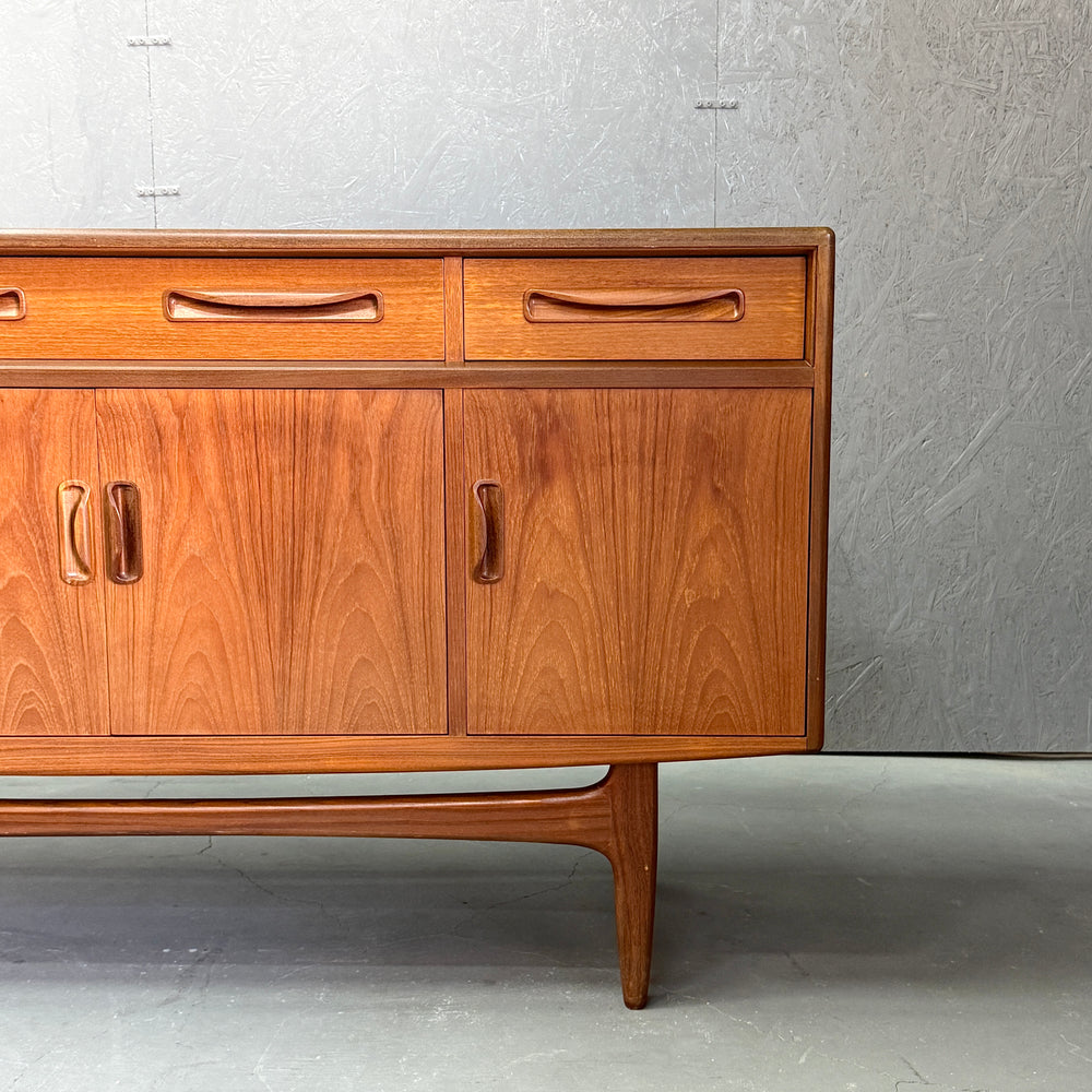 
                      
                        G-PLAN(ジープラン) / Fresco Sideboard フレスコ サイドボード (504)
                      
                    