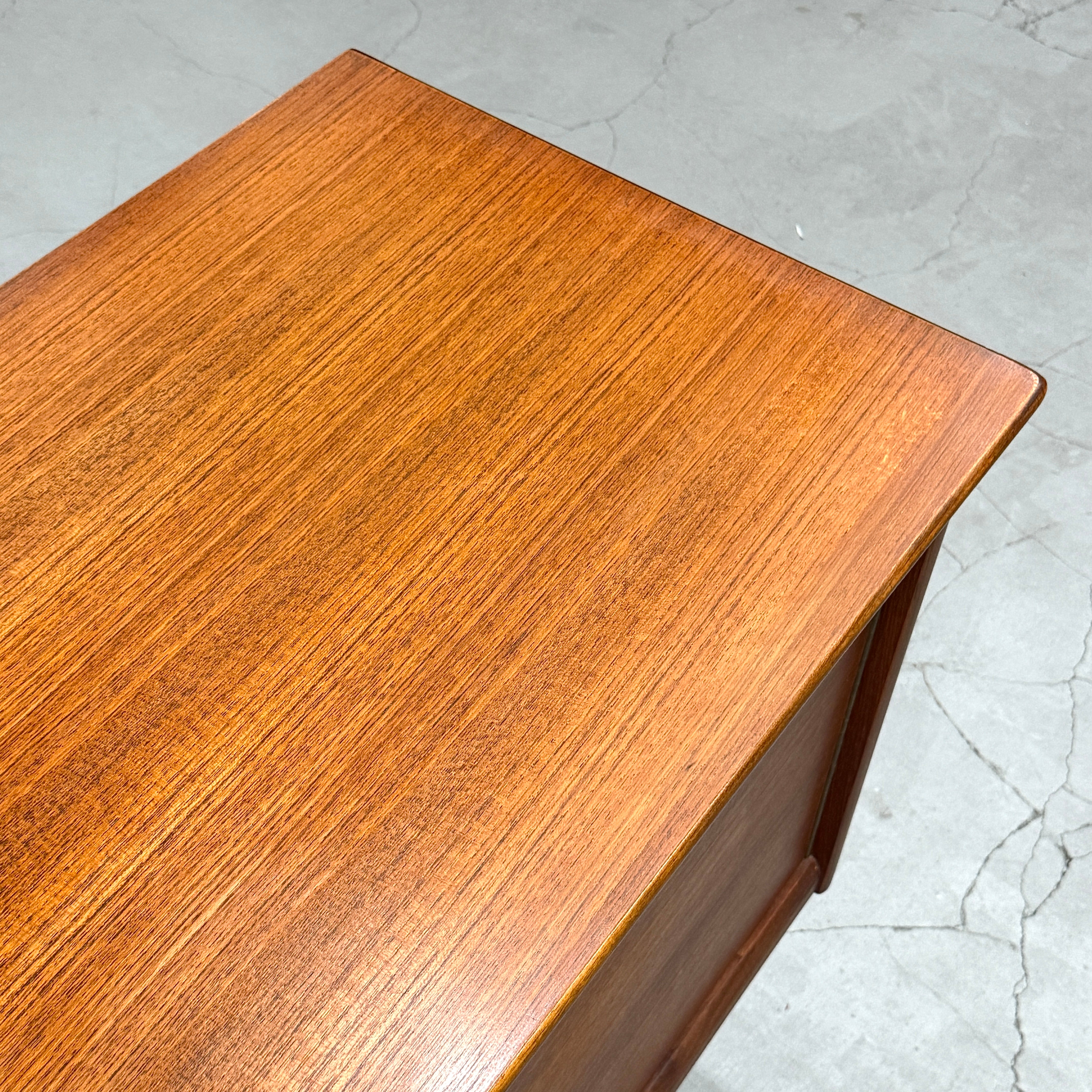 Younger(ヤンガー) / “Fonseca” フォンセカ サイドボード Younger(ヤンガー) / “Fonseca” Sideboard フォンセカ サイドボード