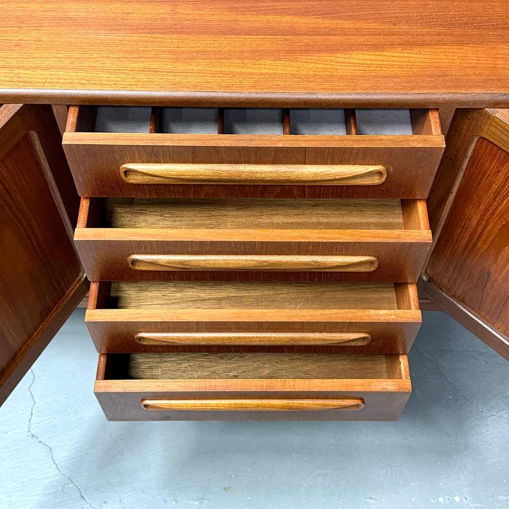 
                      
                        G-PLAN(ジープラン) / Fresco Long Jhon Sideboard フレスコ ロングジョン サイドボード (401)
                      
                    