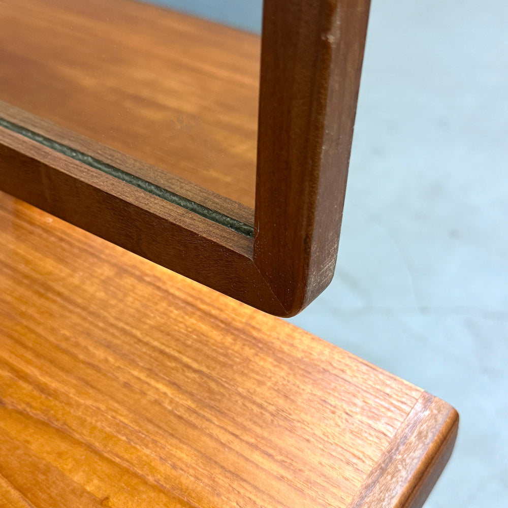 
                      
                        G-PLAN(ジープラン) / DRESSER ドレッサー (501)
                      
                    