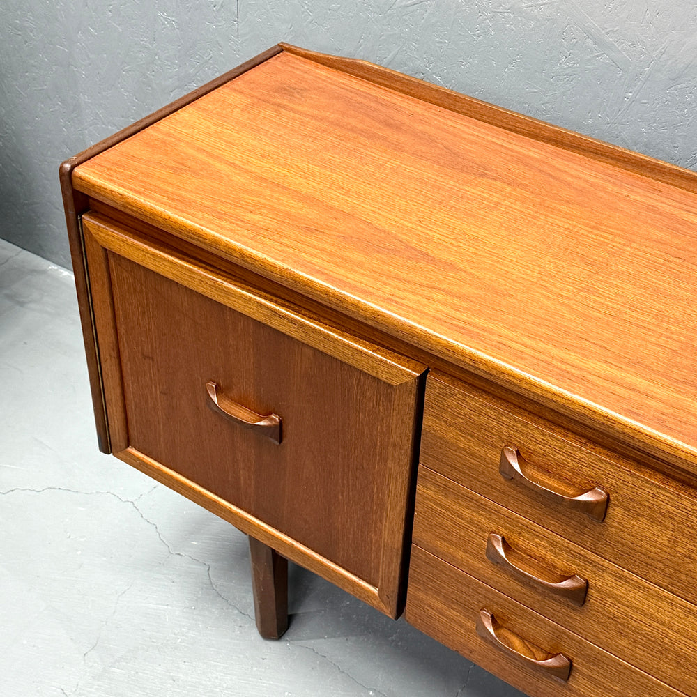 
                      
                        William Lawrence (ウィリアム・ローレンス) / Vintage SIDEBOARD ヴィンテージ サイドボード
                      
                    
