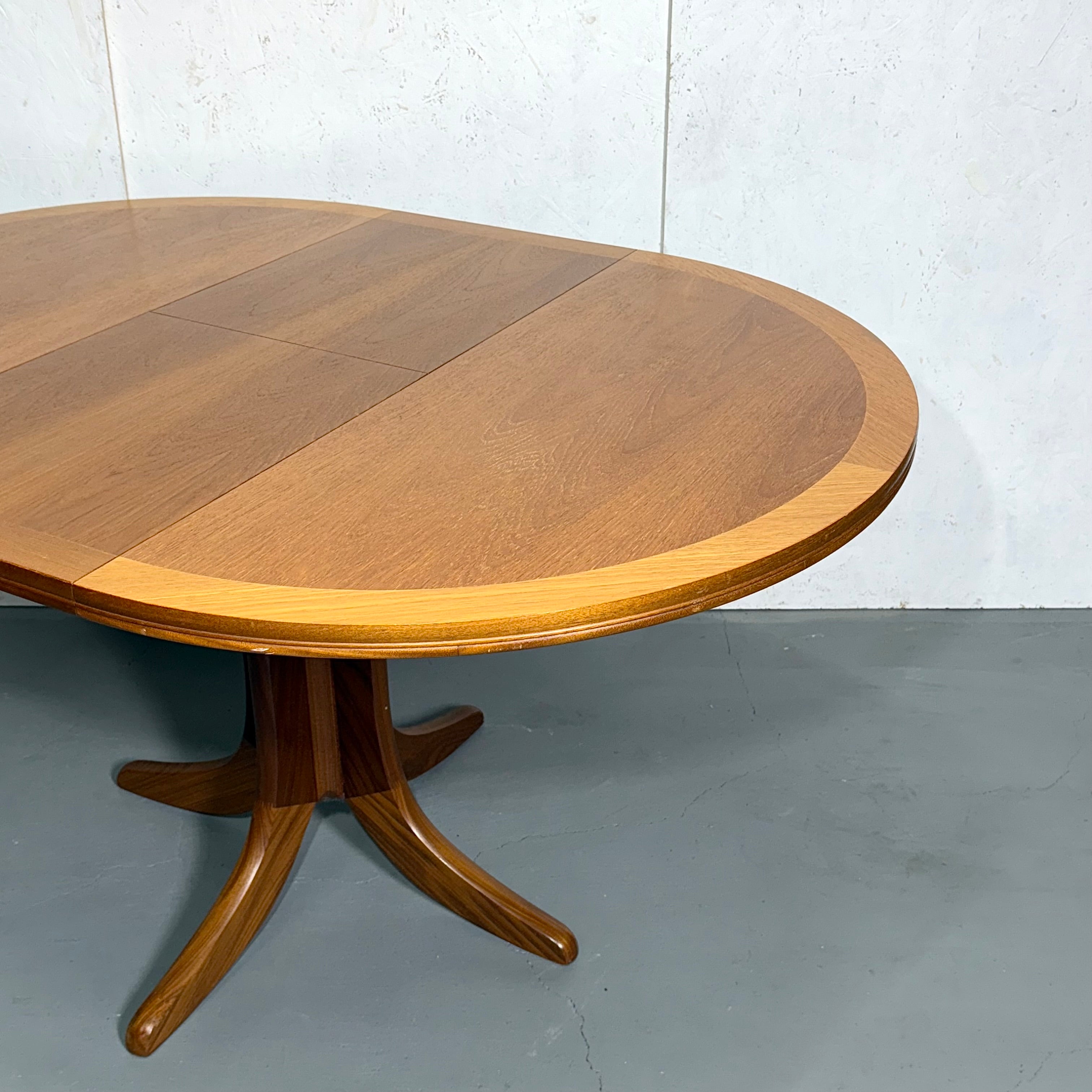 【キヨ】Parker Knoll ラウンドエクステンションテーブル Parker Knoll(パーカーノール) / ROUND EXTENSION TABLE