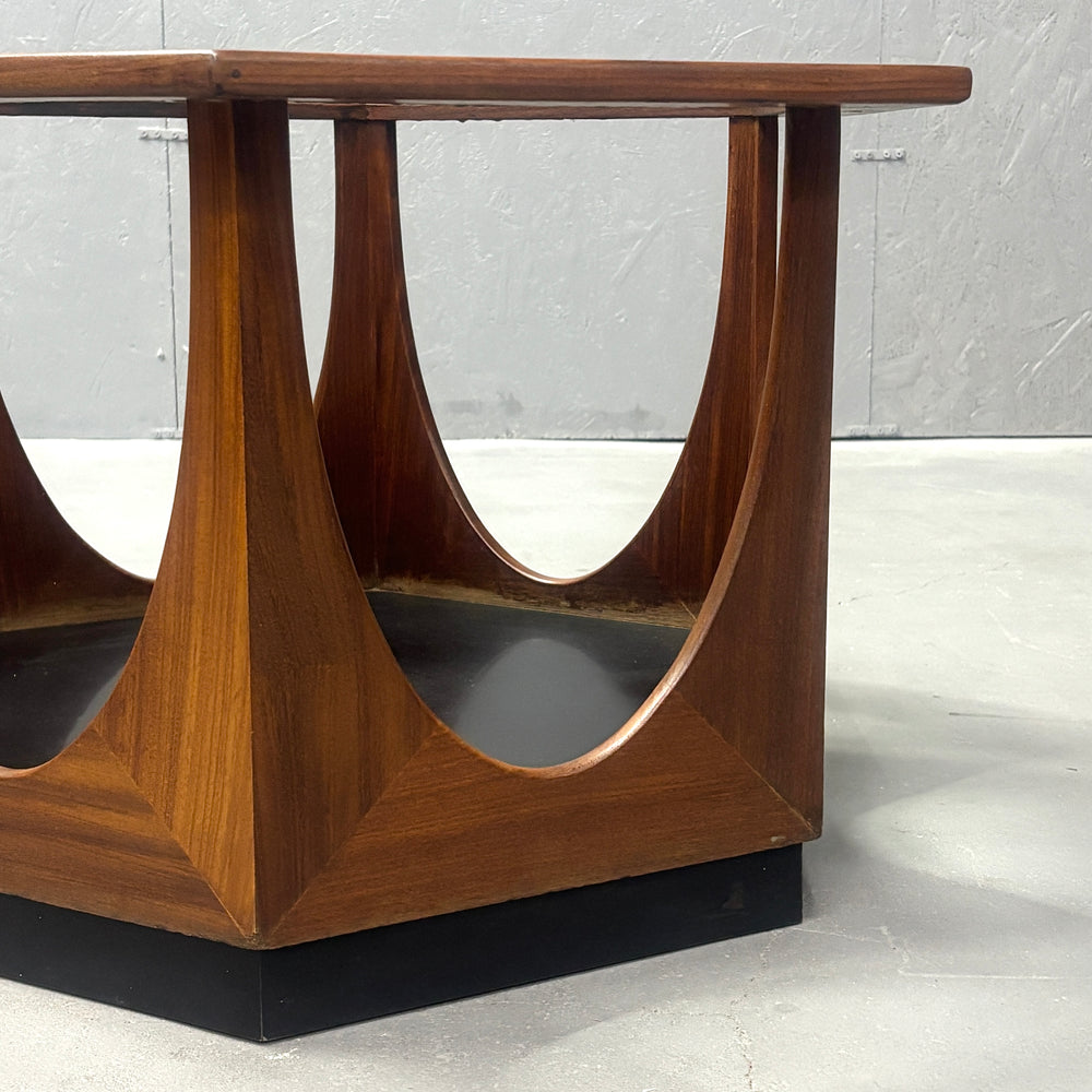 
                      
                        G-PLAN(ジープラン) /HEXAGONAL COFFEE TABLE ヘキサゴナル コーヒーテーブル (401)
                      
                    