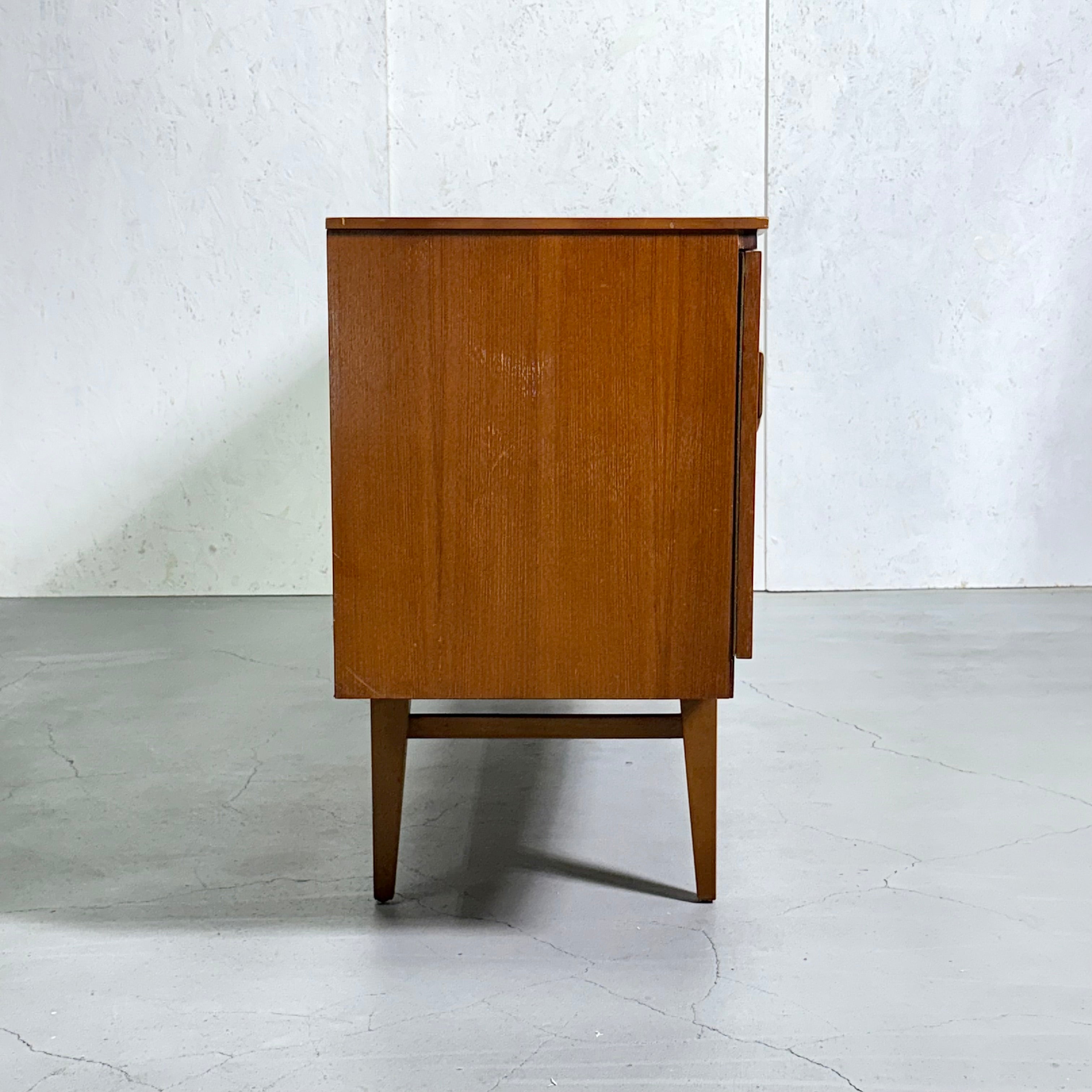 Beautility ヴィンテージ サイドボード (301)