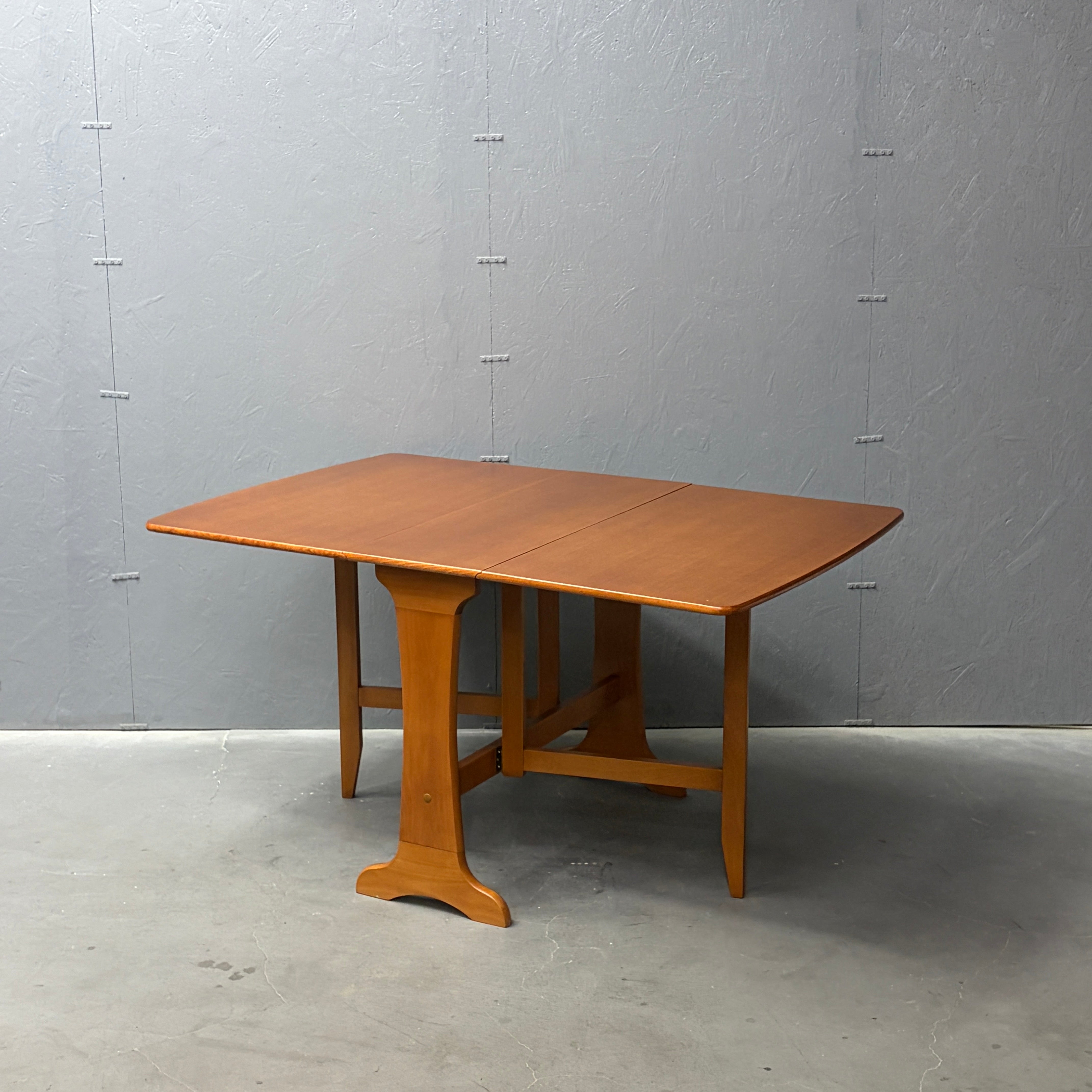 ダイニングテーブル – NONOR FURNITURE