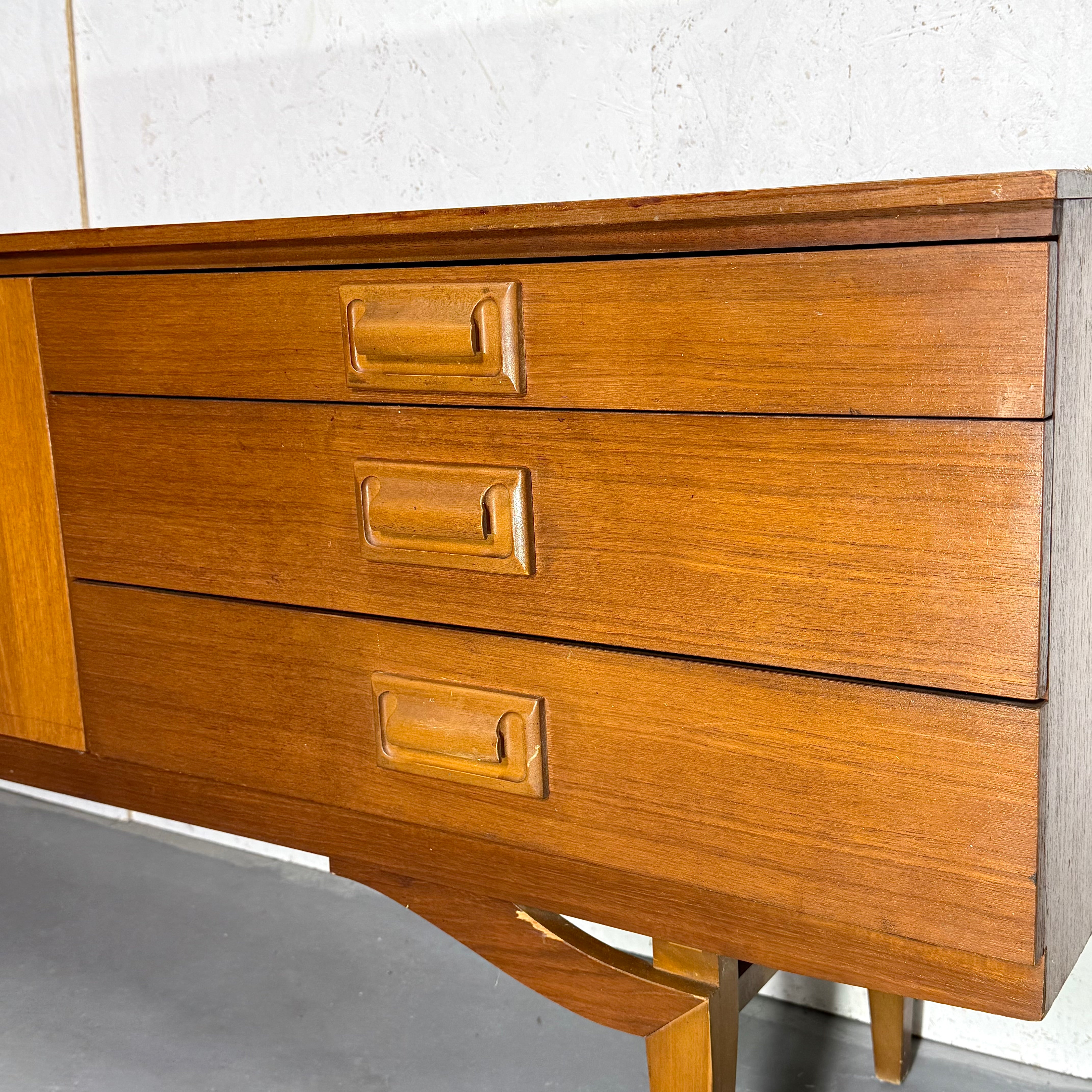 Beautility (ビューティリティ) / ヴィンテージ サイドボード (302