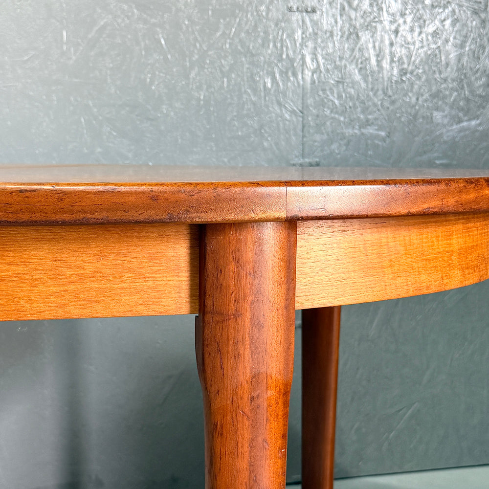 
                      
                        VINTAGE TEAK OVAL TABLE チークオーバルテーブル (401)
                      
                    