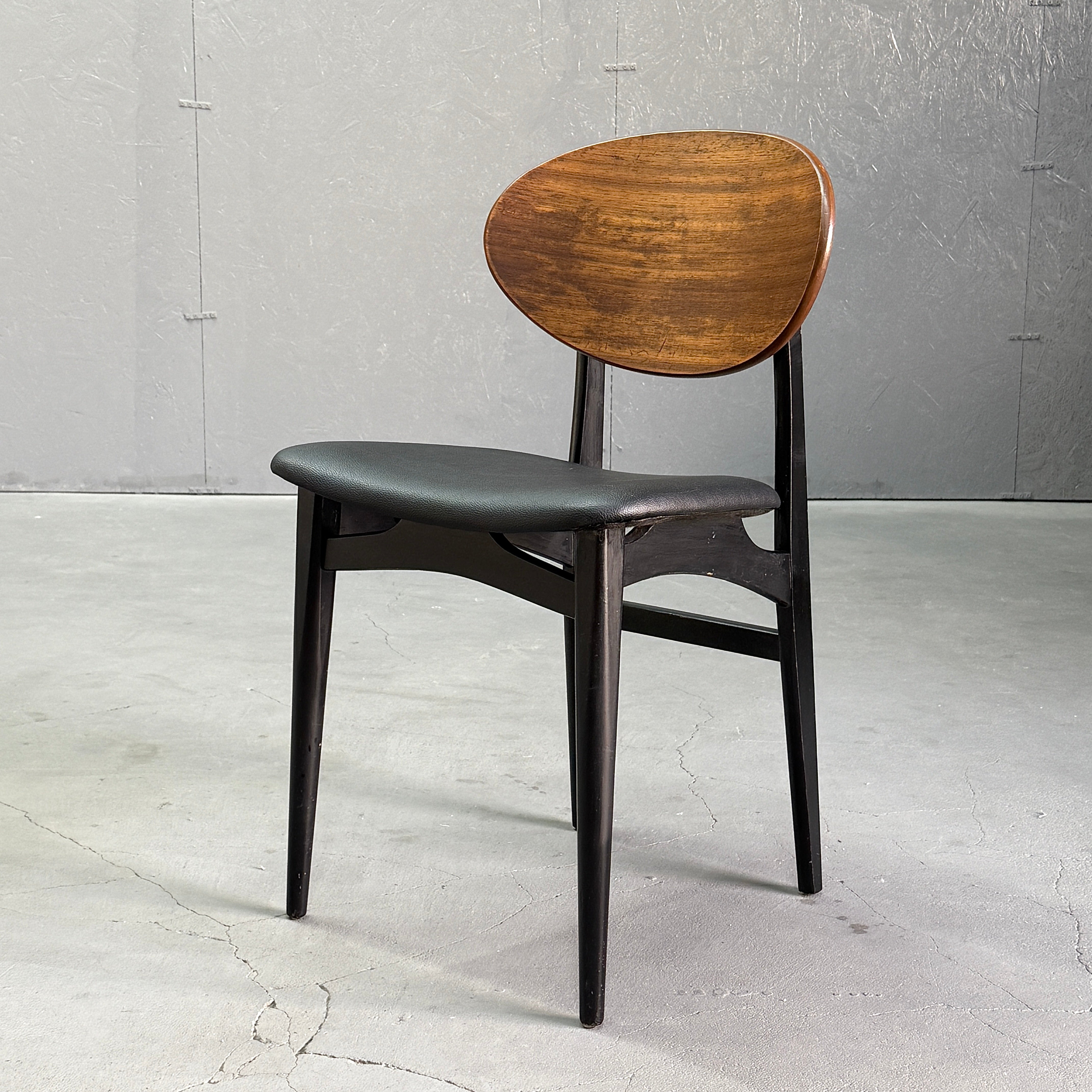 イギリス Beautility ヴィンテージ ダイニングチェア (1) Beautility (ビューティリティ) / Vintage chair ヴィンテージ