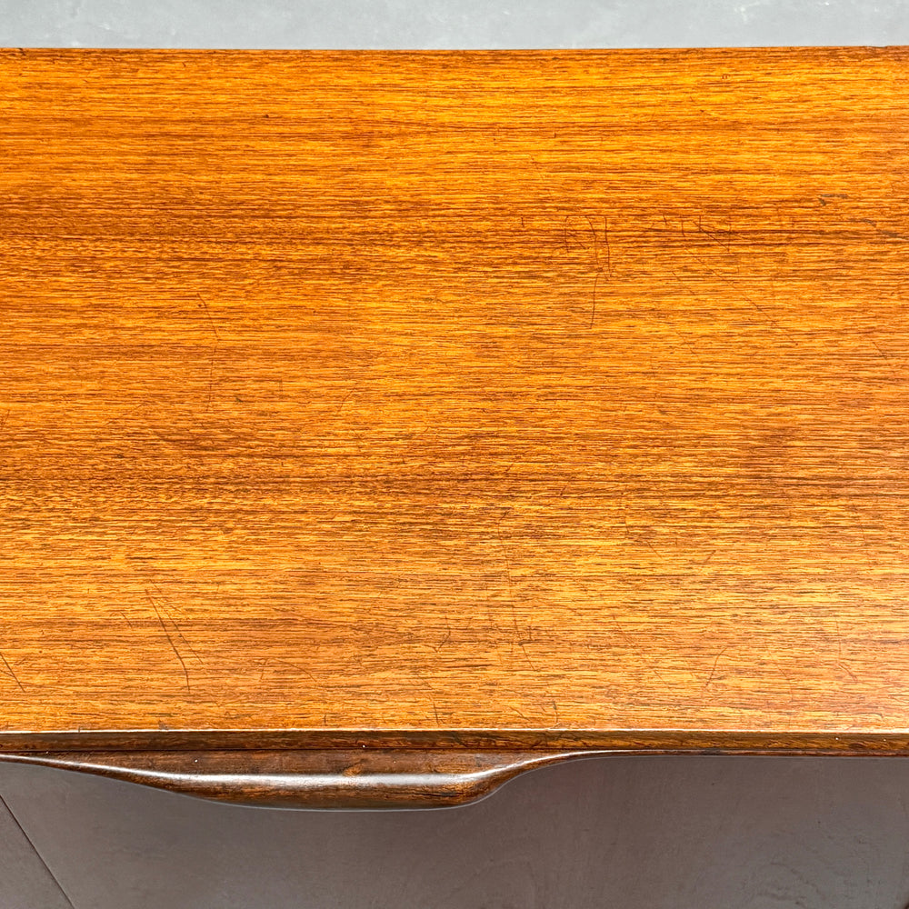 
                      
                        A.H.McINTOSH(マッキントッシュ) /  DUNVEGAN Sideboard (401)
                      
                    
