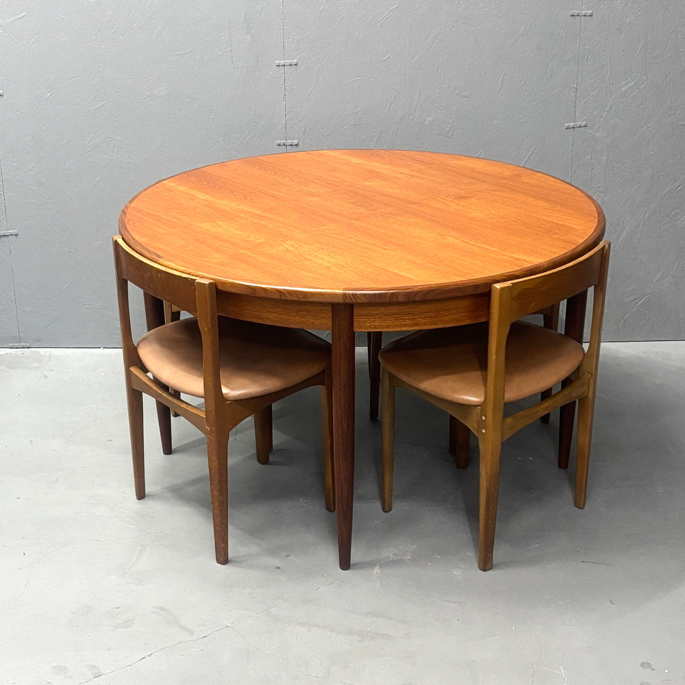 
                      
                        Nathan(ネイサン) / DINING CHAIR ダイニングチェア (402)
                      
                    