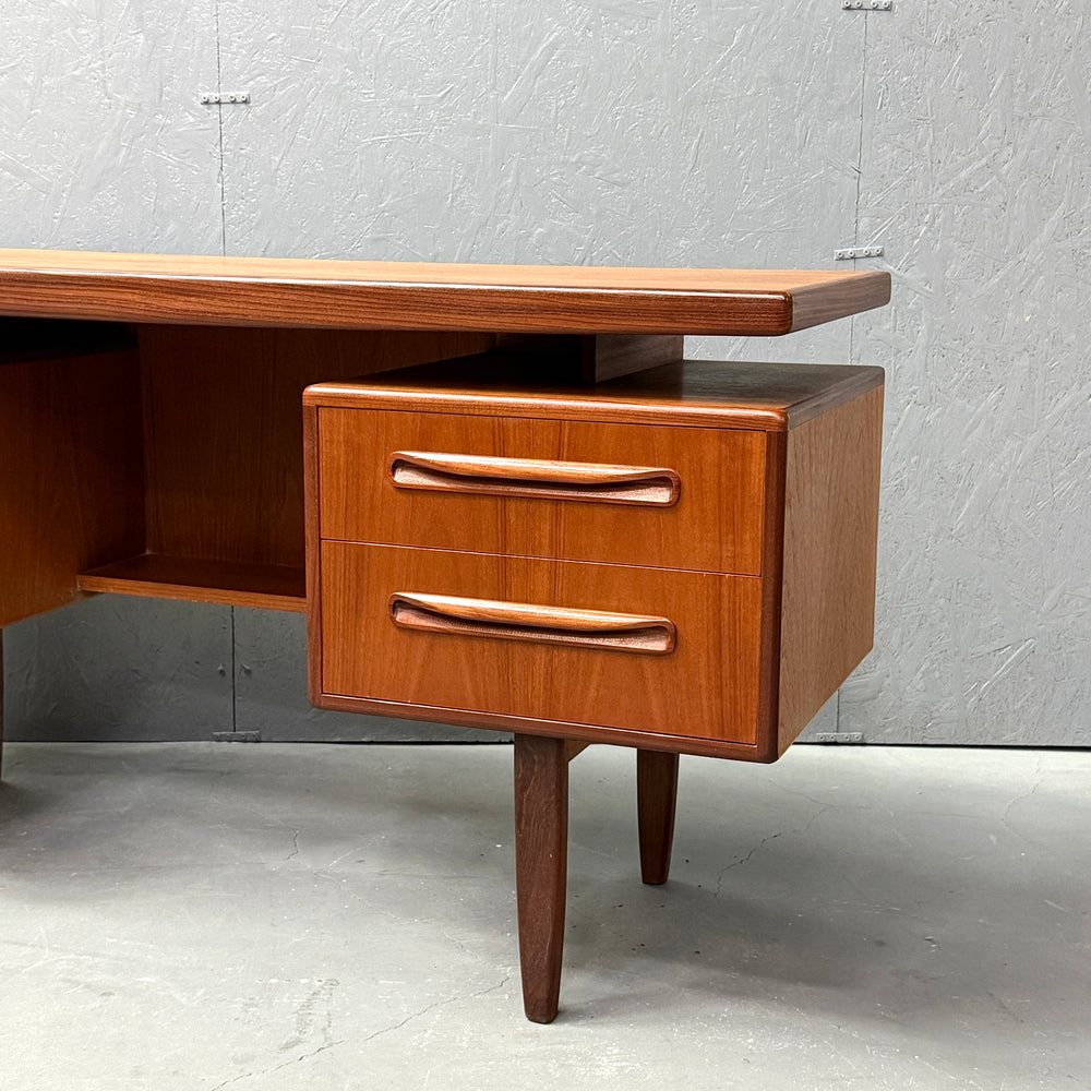 
                      
                        G-PLAN(ジープラン) / DRESSER ドレッサー (501)
                      
                    