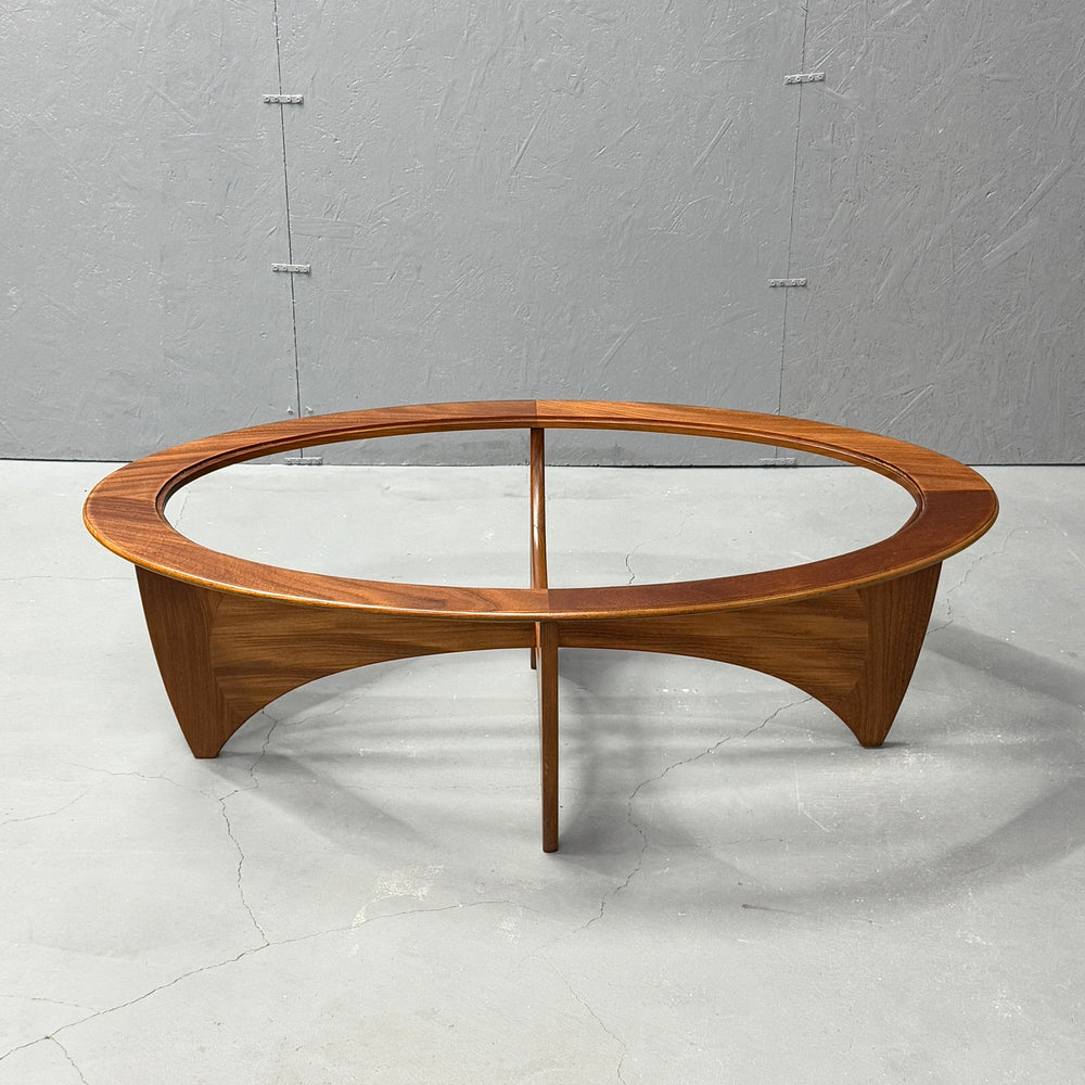 
                      
                        G-PLAN(ジープラン) / Astro oval coffee table アストロ オーバルコーヒーテーブル (402)
                      
                    
