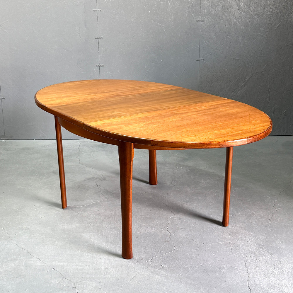 
                      
                        VINTAGE TEAK OVAL TABLE チークオーバルテーブル (401)
                      
                    