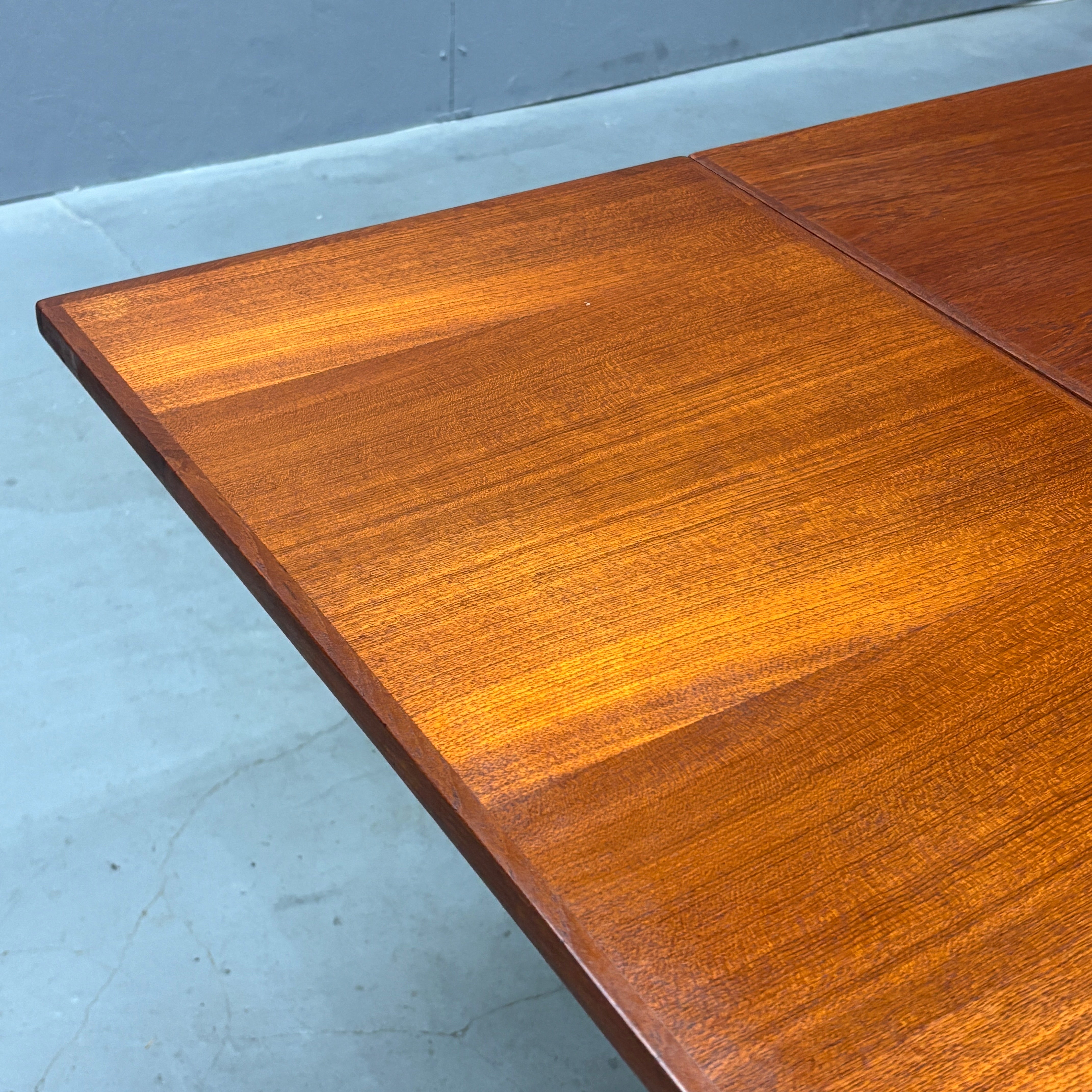 Danish Vintage / Draw-Leaf Dining Table デンマークヴィンテージ