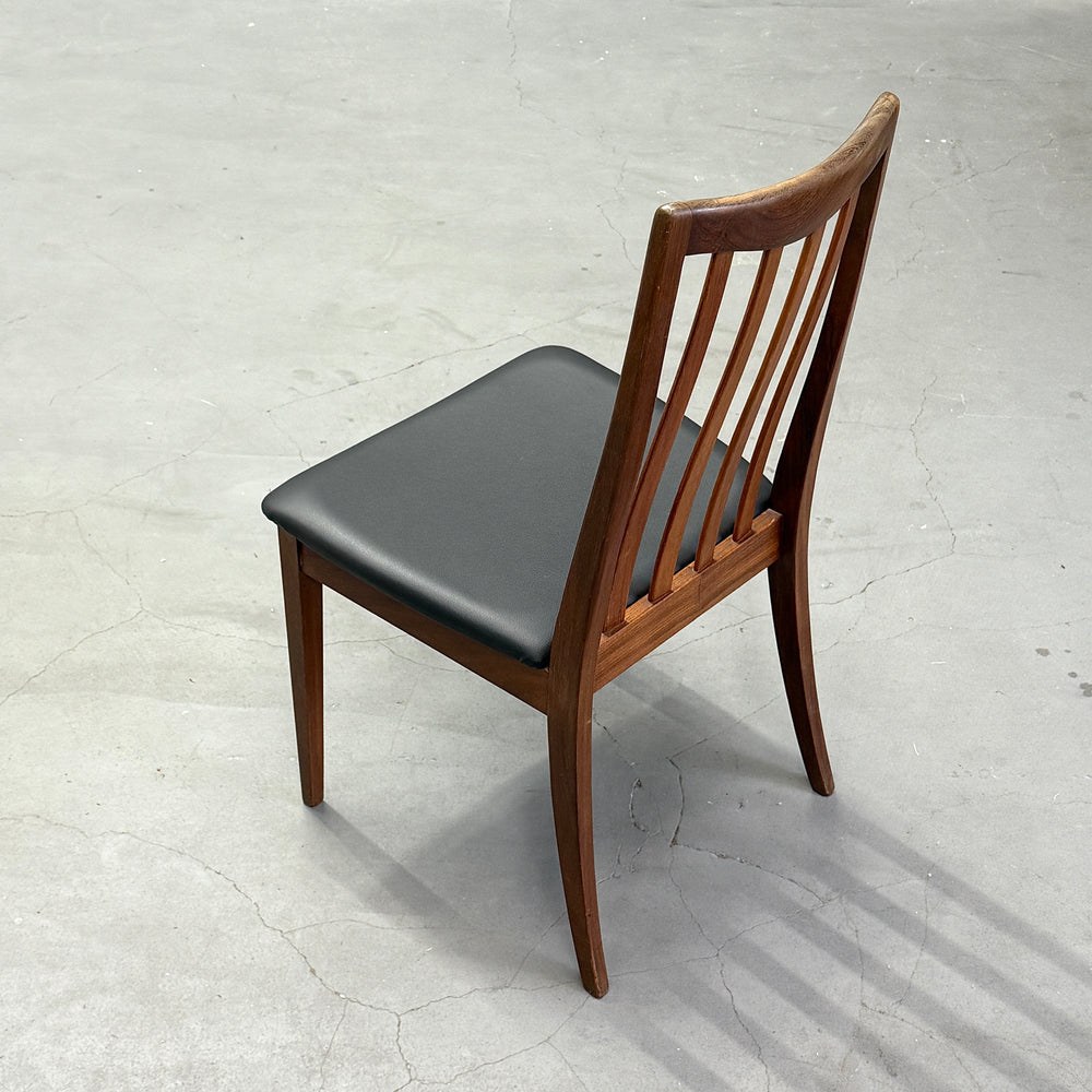 
                      
                        G-PLAN(ジープラン) / DINING CHAIR スラットバックチェア (402)
                      
                    