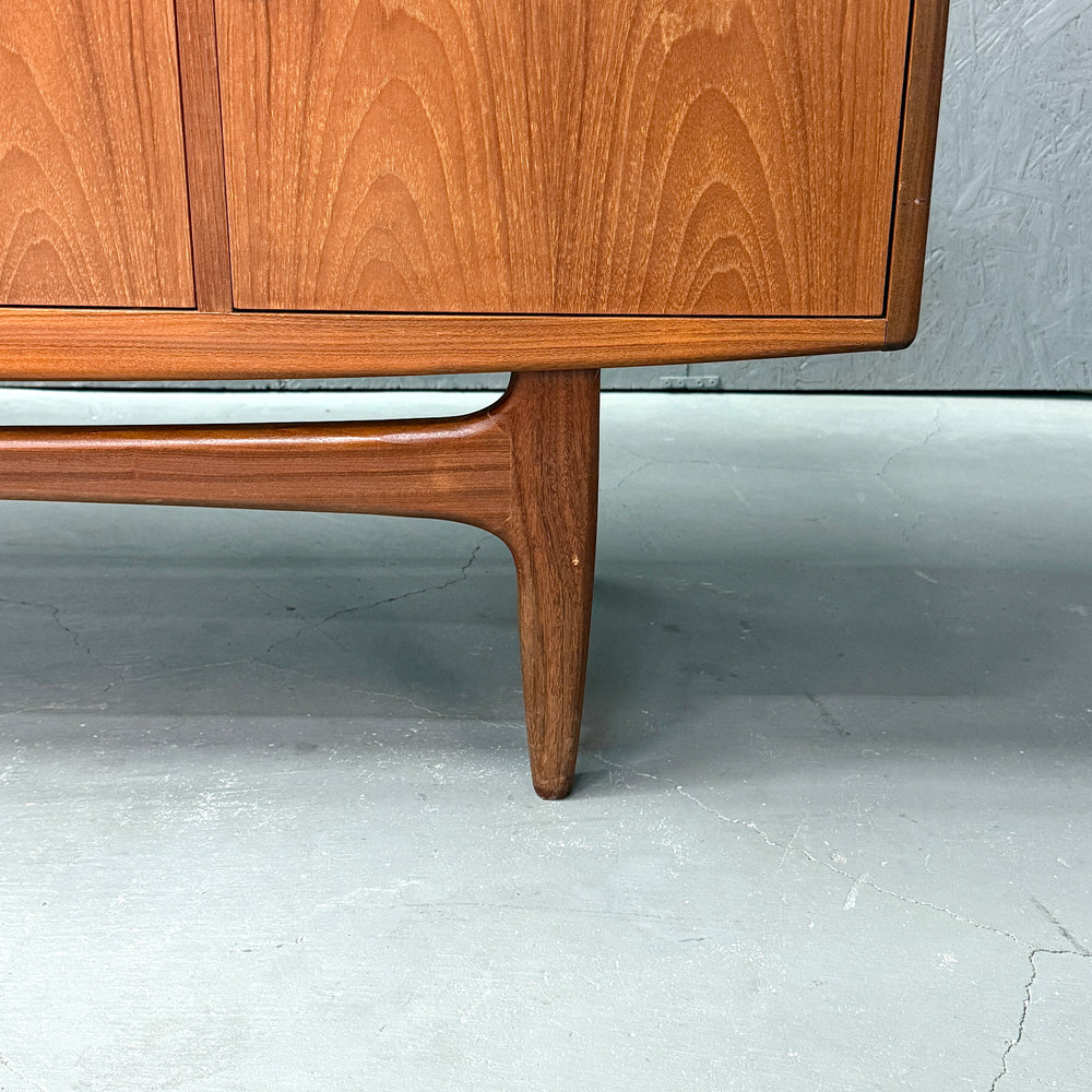 
                      
                        G-PLAN(ジープラン) / Fresco Sideboard フレスコ サイドボード (504)
                      
                    