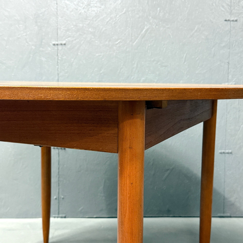 
                      
                        TEAK EXTENSION ROUND TABLE チークラウンドテーブル (501)
                      
                    