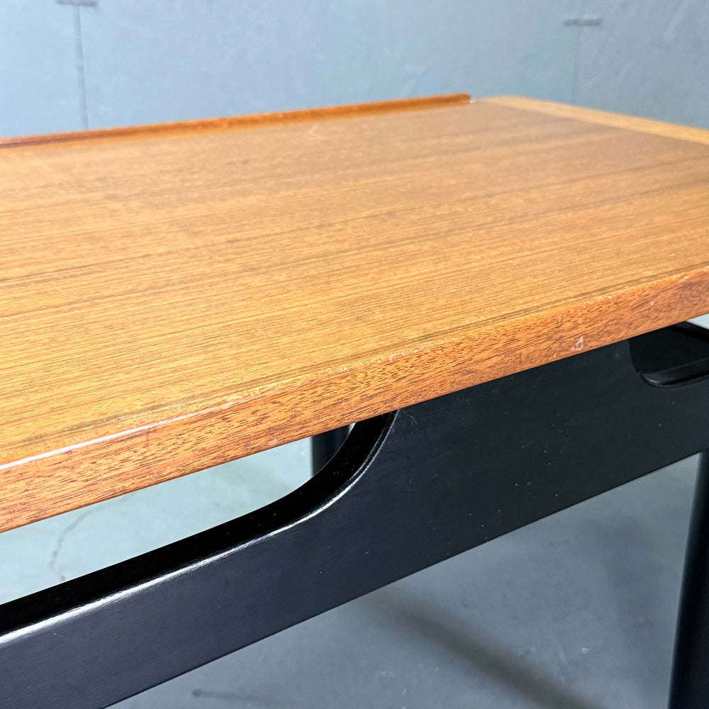 
                      
                        G-PLAN(ジープラン) / Tola & Black  Coffee table (501)
                      
                    