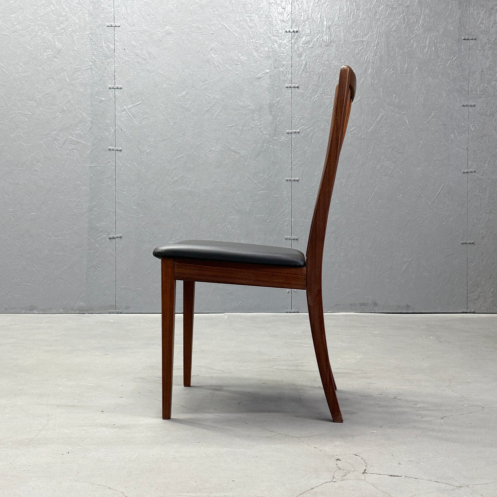 
                      
                        G-PLAN(ジープラン) / DINING CHAIR スラットバックチェア (404)
                      
                    