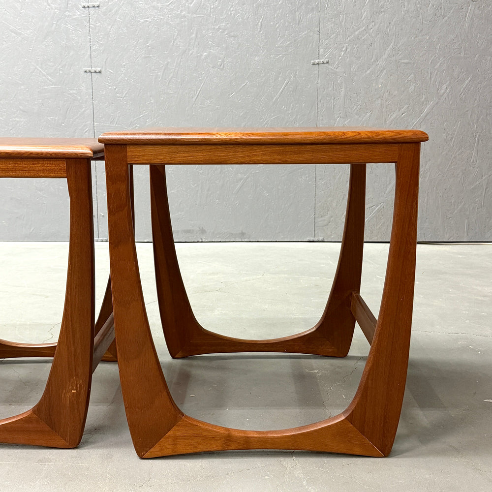 
                      
                        SUNELM Products (サンエルム・プロダクツ)
/ Teak Nest of Table チーク ネストテーブル
                      
                    