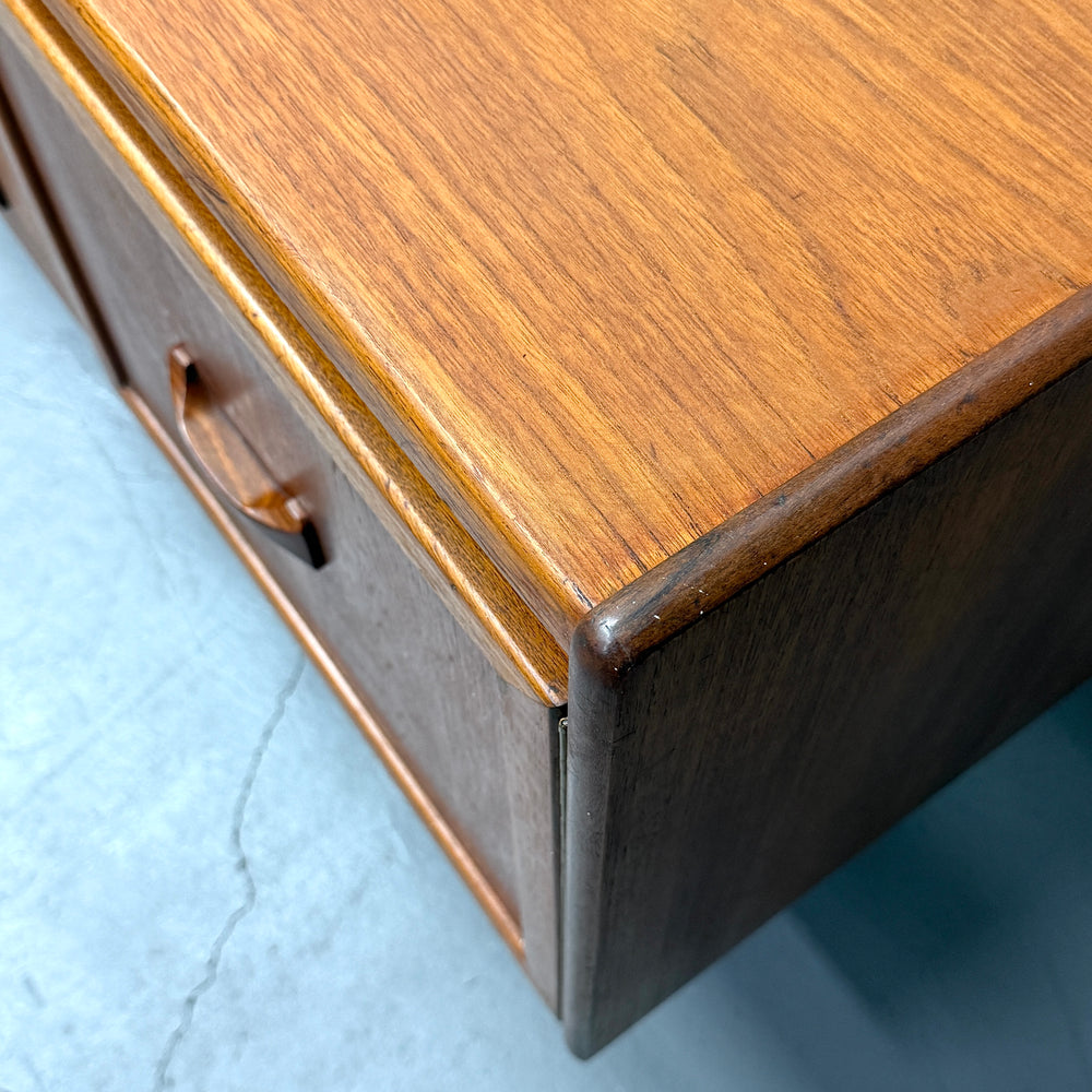 
                      
                        William Lawrence (ウィリアム・ローレンス) / Vintage SIDEBOARD ヴィンテージ サイドボード
                      
                    