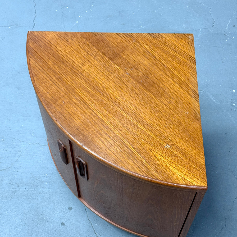 
                      
                        G-PLAN(ジープラン) / Frsco CONER CABINET フレスコ コーナーキャビネット
                      
                    