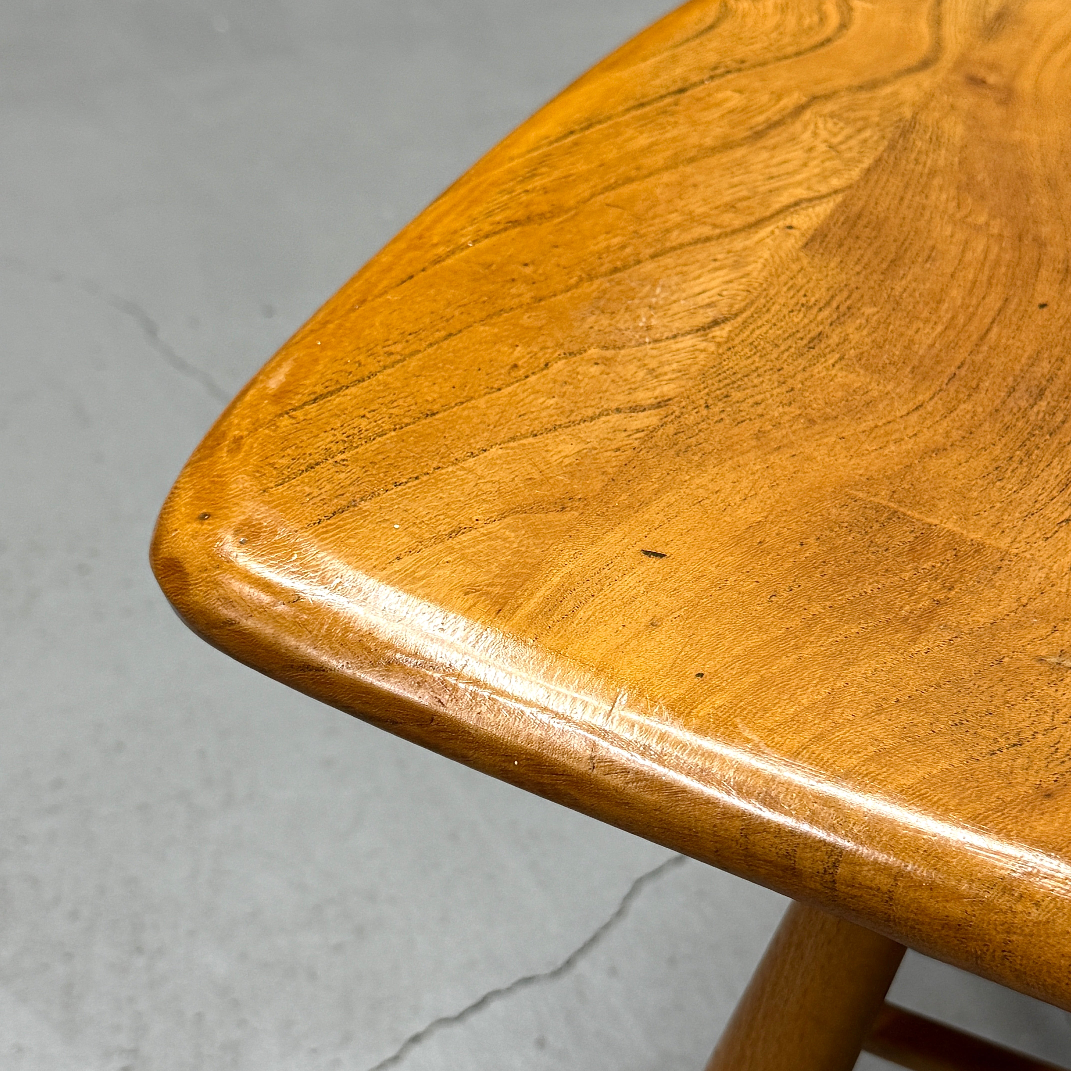 ERCOL(アーコール) ペブルテーブル (402) ERCOL(アーコール) ペブルテーブル (402)