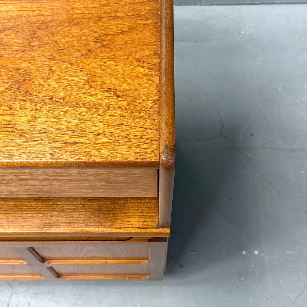 
                      
                        Nathan(ネイサン) / VINTAGE Small Cabinet
                      
                    