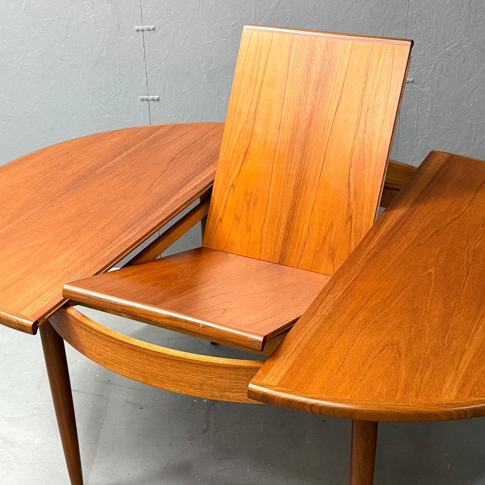 
                      
                        G-PLAN(ジープラン) / Fresco ROUND TABLE フレスコ ラウンドエクステンション ダイニングテーブル (503)
                      
                    