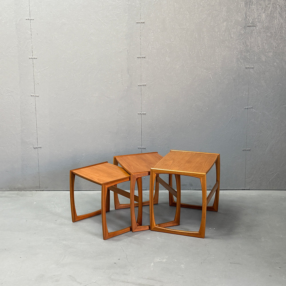 Teak Nest of Tables チーク ネストテーブル