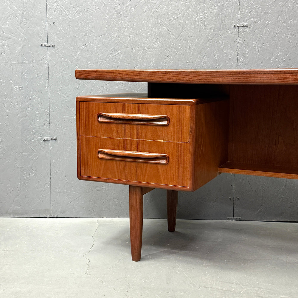 
                      
                        G-PLAN(ジープラン) / DRESSER ドレッサー (501)
                      
                    