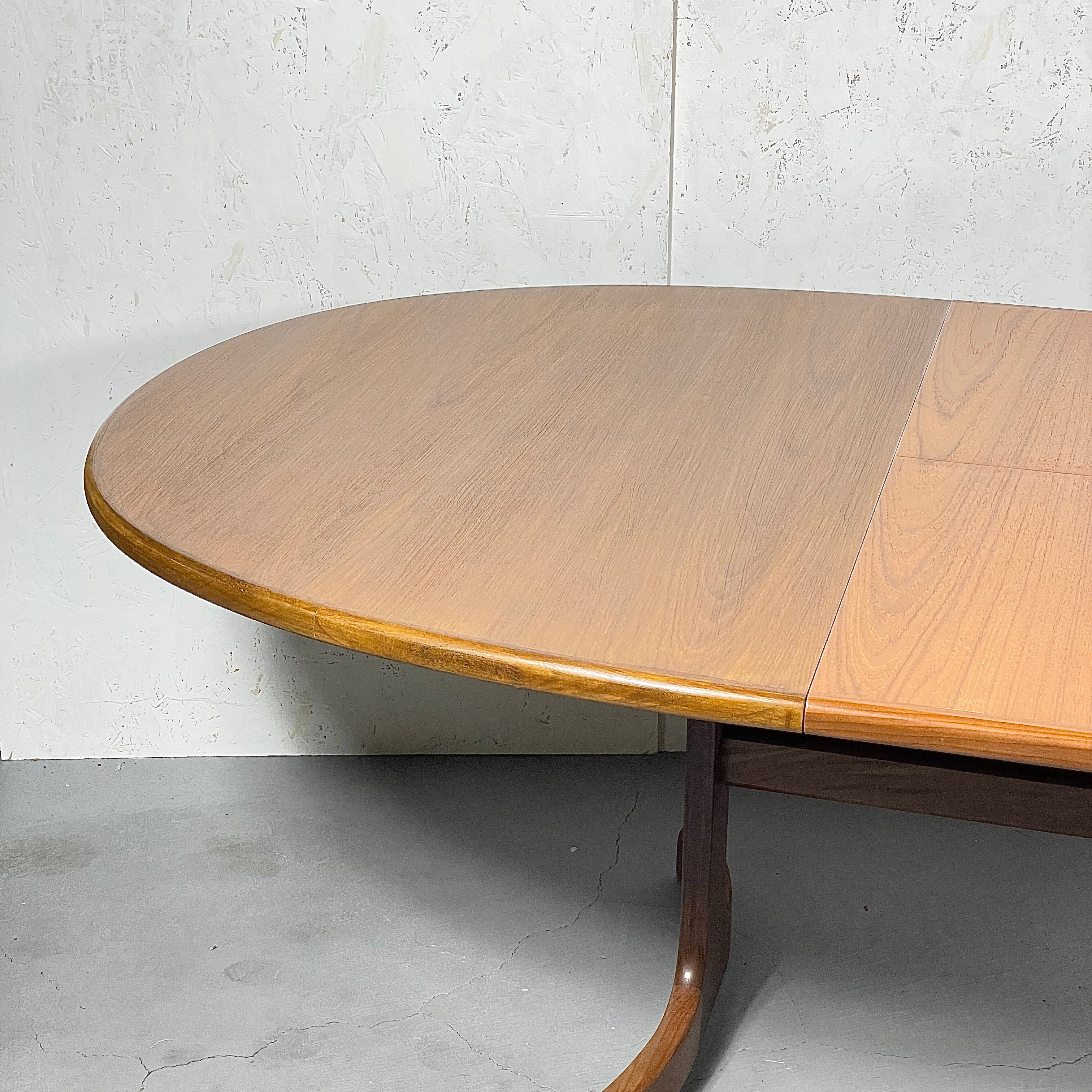 G-PLAN(ジープラン)ホエールレッグ オーバルダイニングテーブル (301) G-PLAN(ジープラン) / WHALE TAILE OVAL TABLE ホエールレッグ