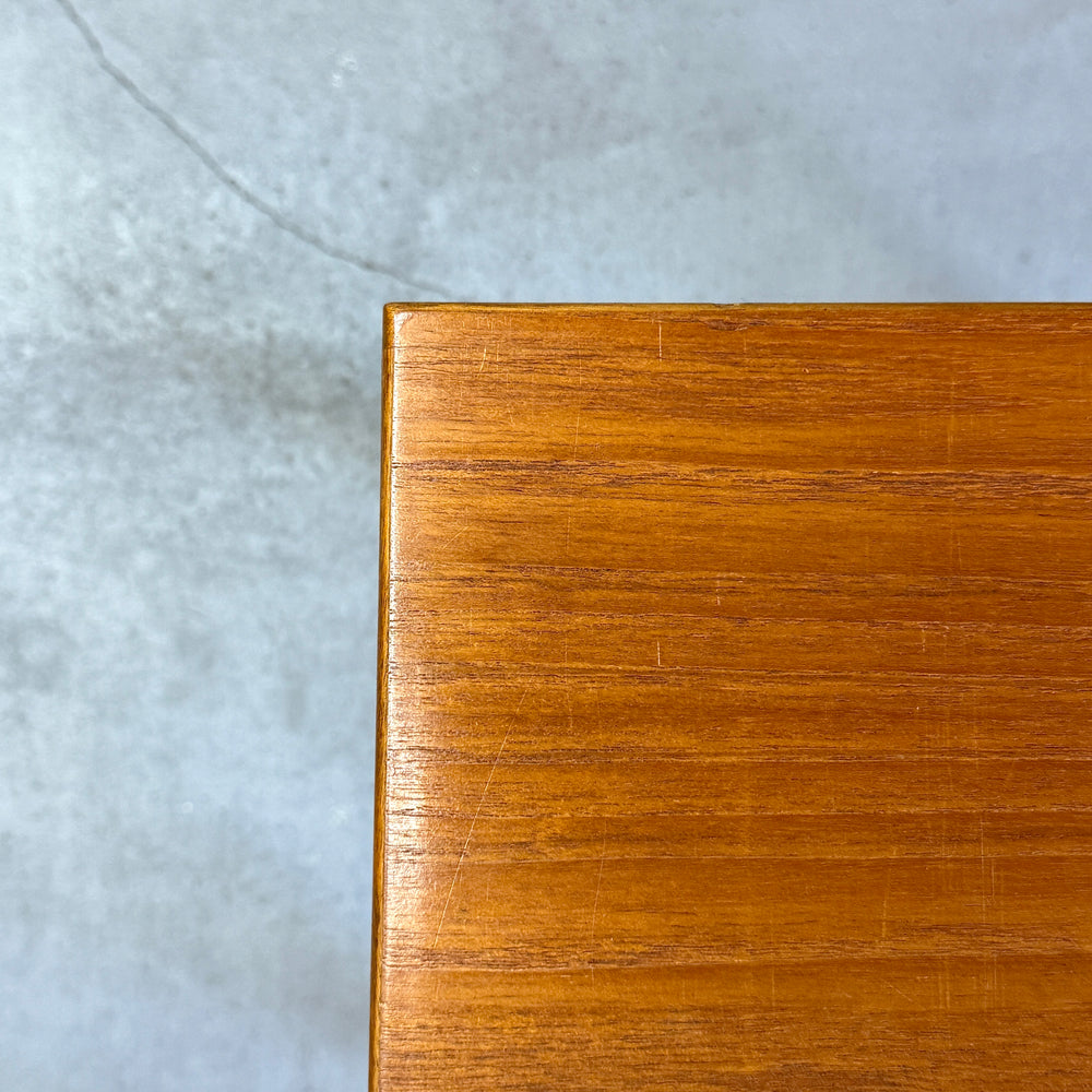 
                      
                        A.H.McINTOSH(マッキントッシュ) / Nest table ネストテーブル (401)
                      
                    