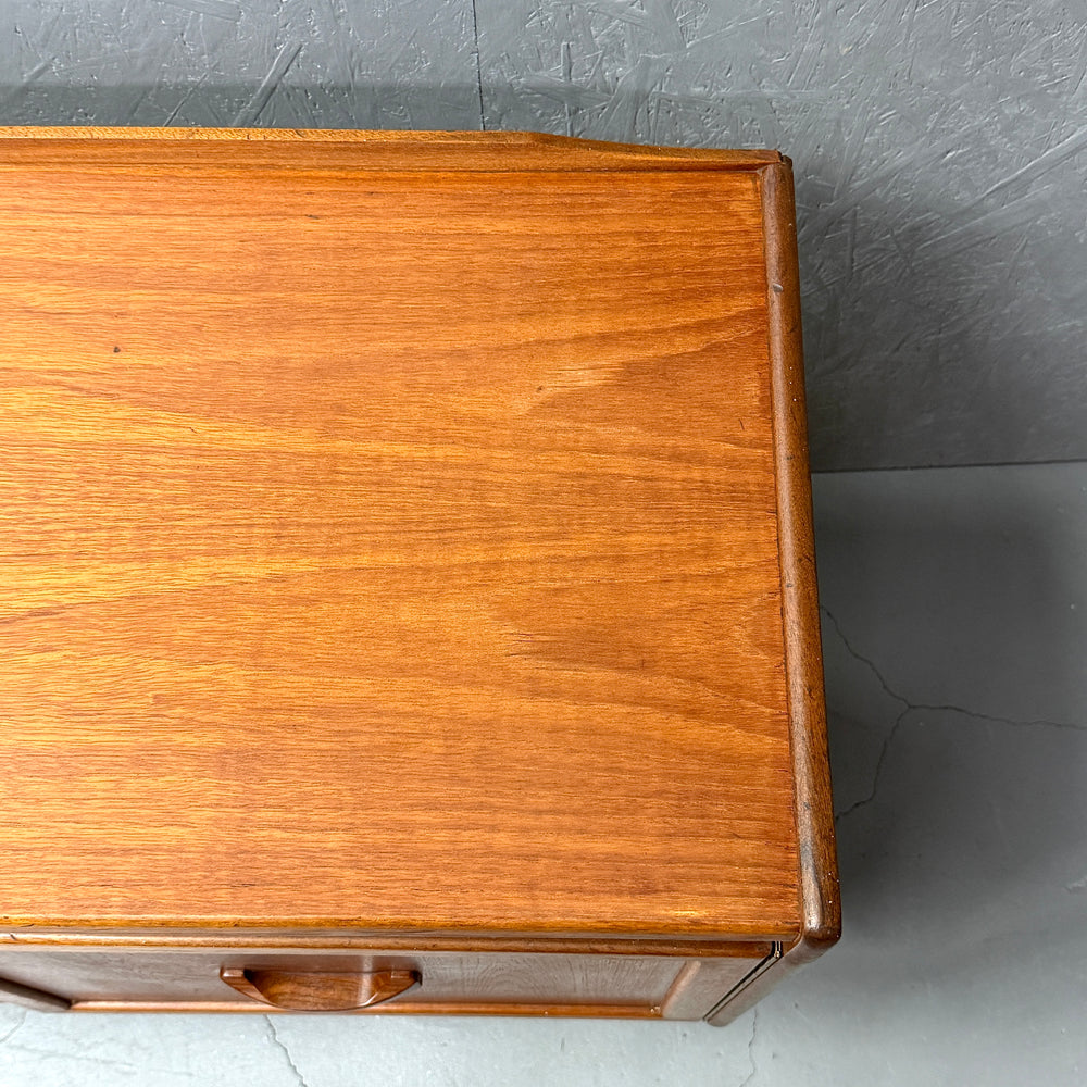 
                      
                        William Lawrence (ウィリアム・ローレンス) / Vintage SIDEBOARD ヴィンテージ サイドボード
                      
                    