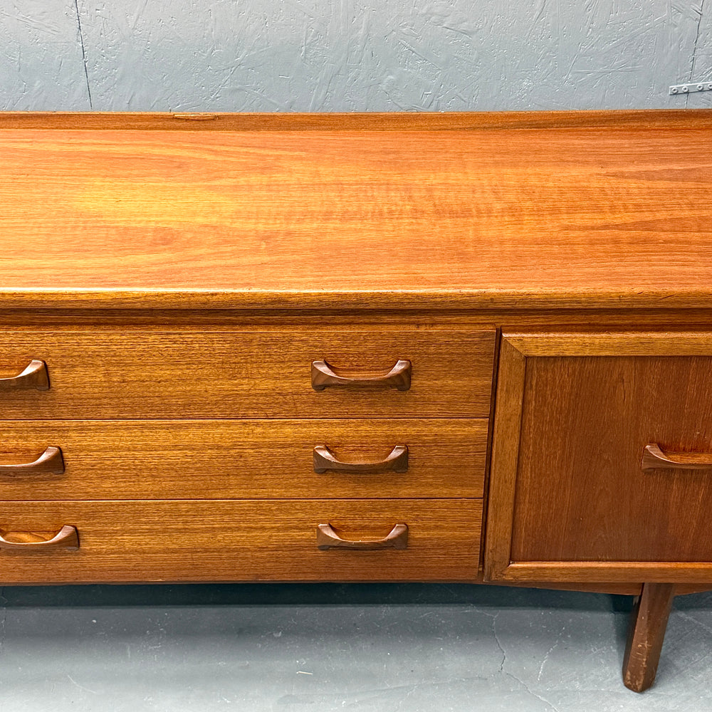 
                      
                        William Lawrence (ウィリアム・ローレンス) / Vintage SIDEBOARD ヴィンテージ サイドボード
                      
                    