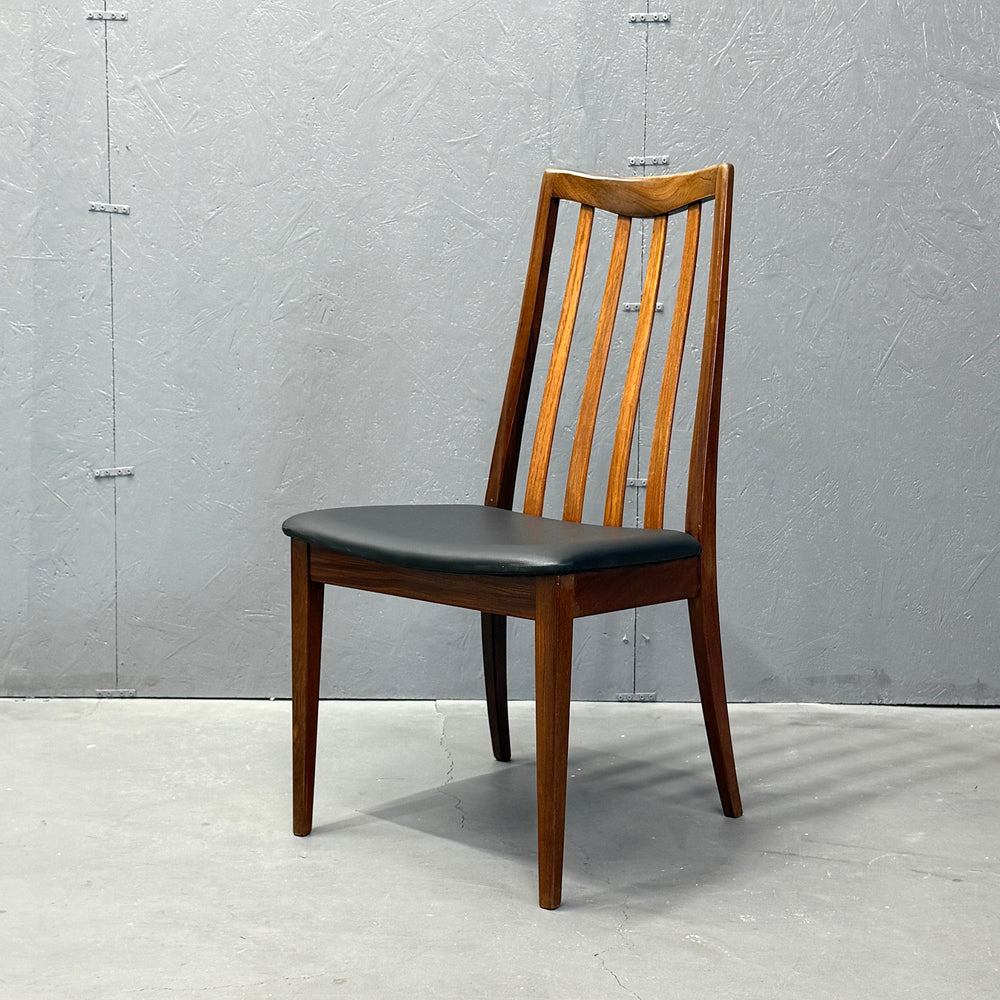 
                      
                        G-PLAN(ジープラン) / DINING CHAIR スラットバックチェア (402)
                      
                    