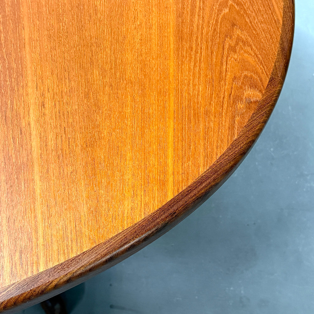 
                      
                        G-PLAN(ジープラン) / WHALE TAILE OVAL TABLE ホエールレッグ オーバルダイニングテーブル (401)
                      
                    