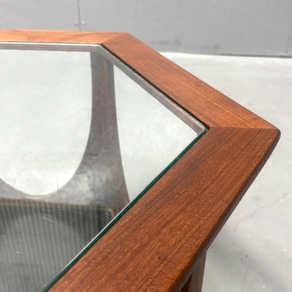 
                      
                        G-PLAN(ジープラン) /HEXAGONAL COFFEE TABLE ヘキサゴナル コーヒーテーブル (401)
                      
                    